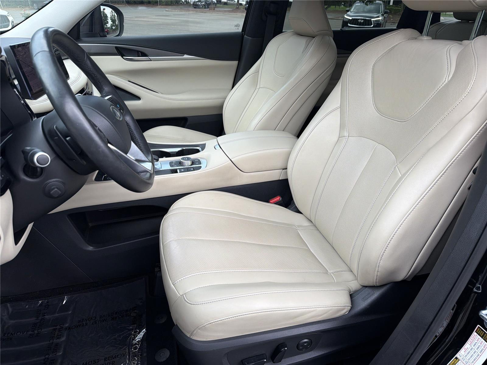 Certified Used 2024 Mineral Black INFINITI LUXE image 26