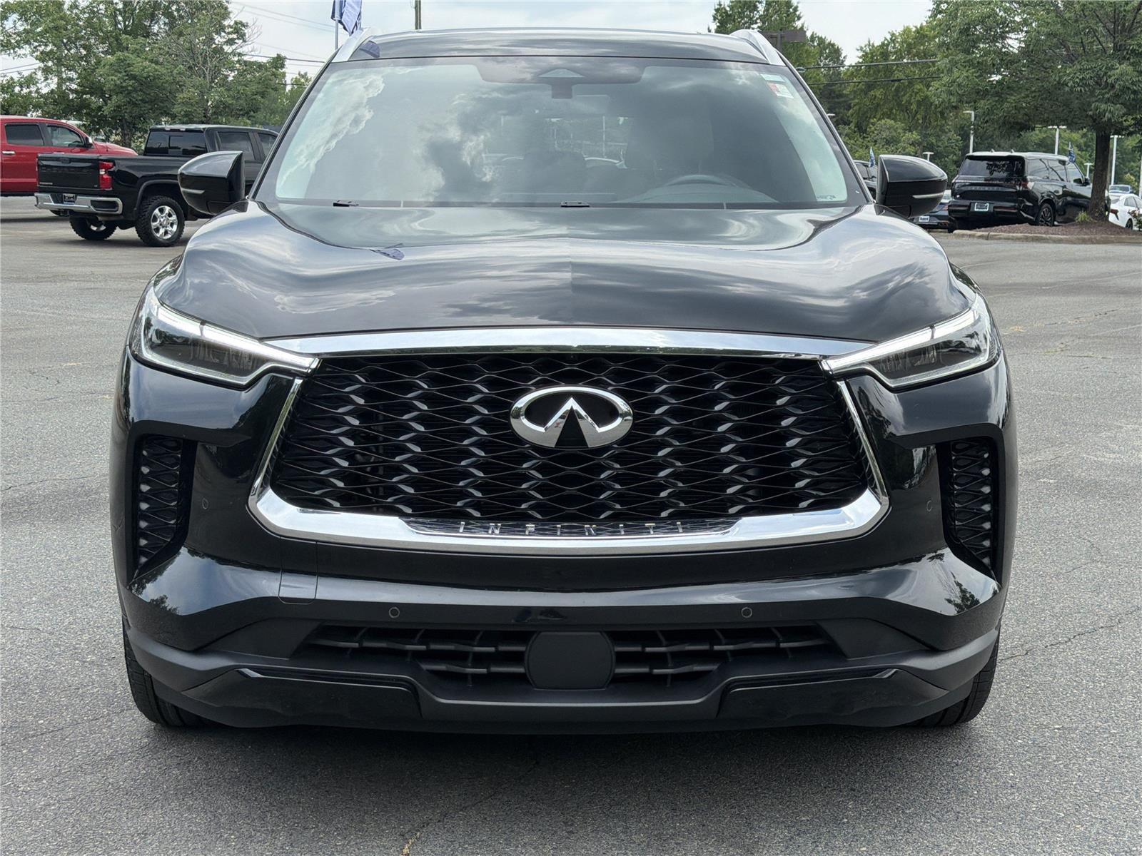 Certified Used 2024 Mineral Black INFINITI LUXE image 32