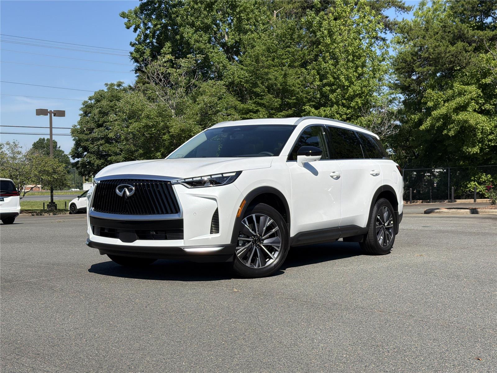 QBE/RADIANT WH 2027 INFINITI QX60 SUV / Crossover Front-Wheel Drive Automatic