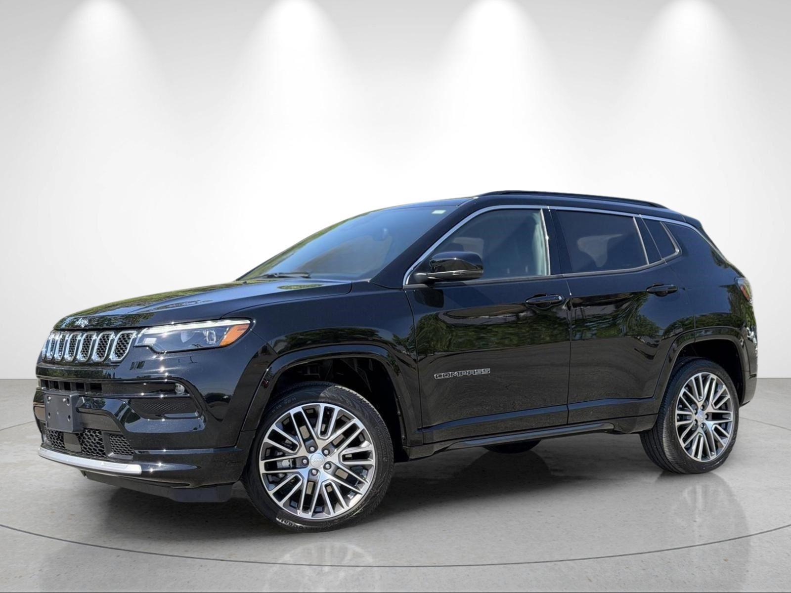 Diamond Black Crystal Pearlcoat 2023 Jeep Compass SUV / Crossover Four-Wheel Drive 8-Speed Automatic