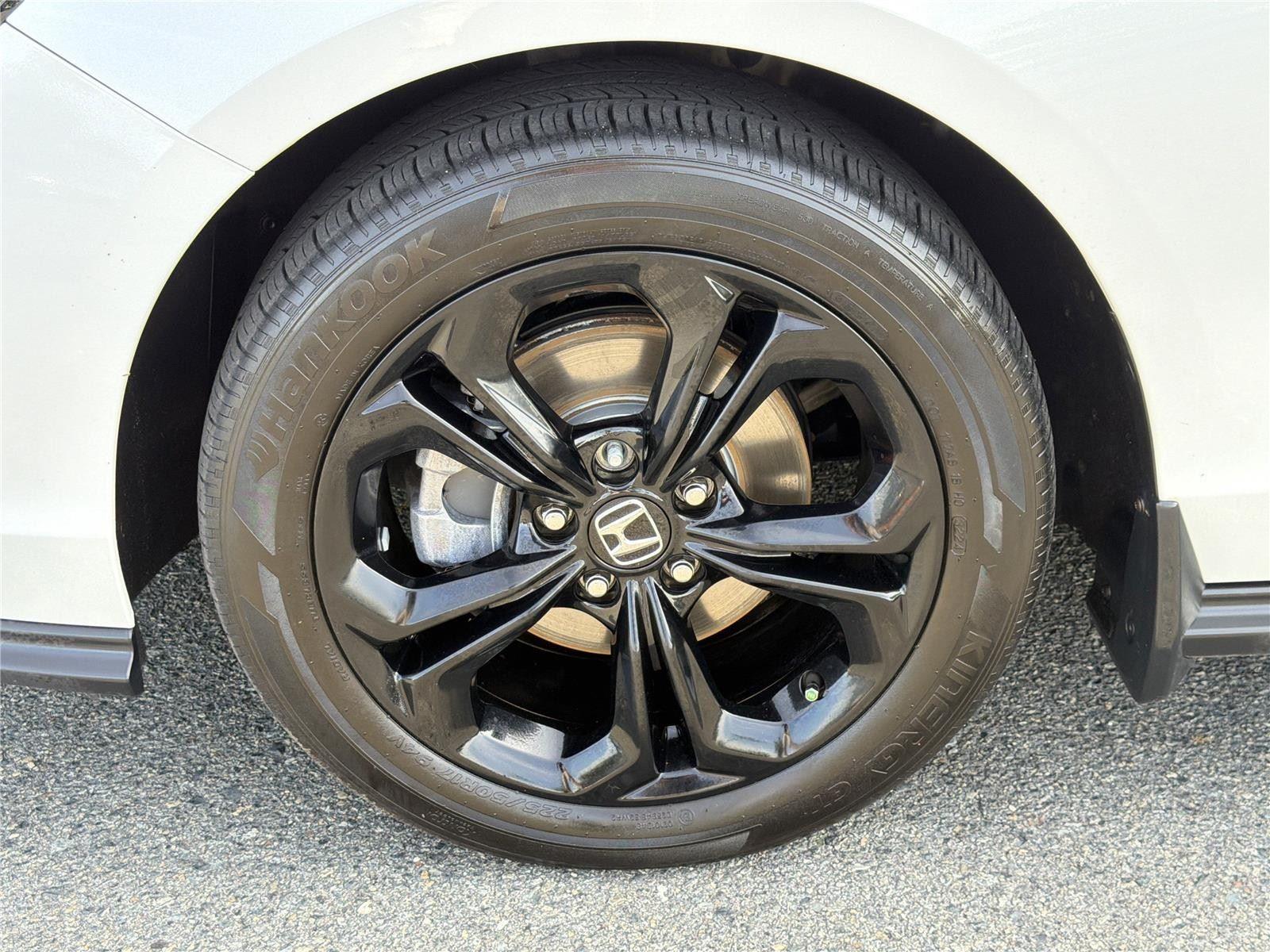 Used 2025 Platinum White Pearl Honda SE image 33