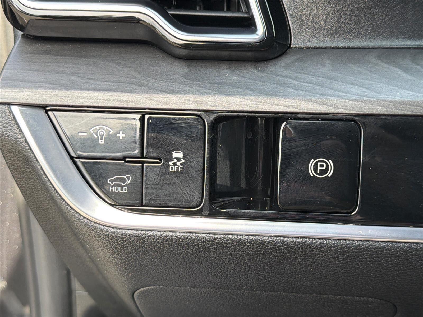 Used 2023 Gravity Gray Kia X-Line image 25