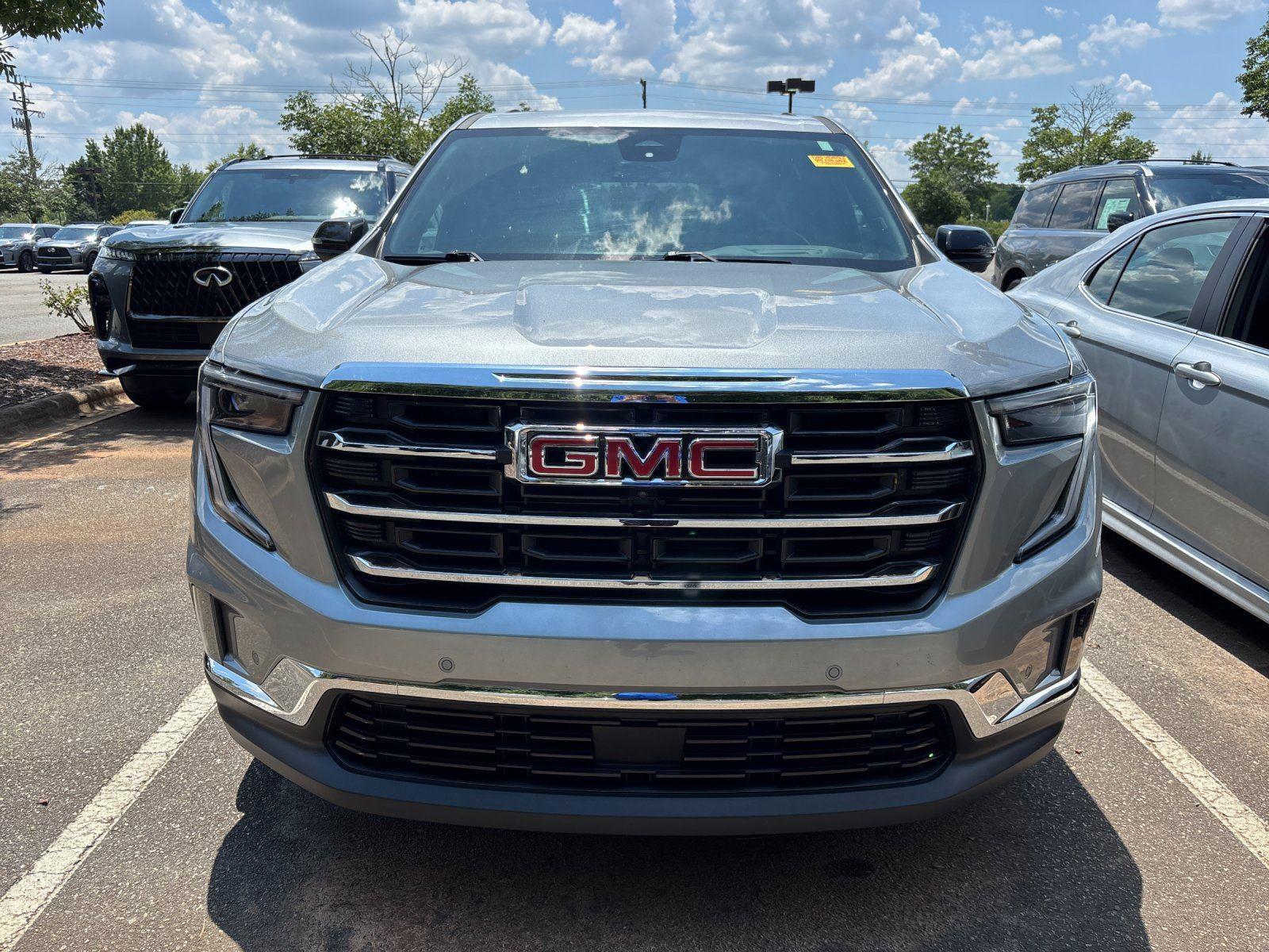 Used 2024 Sterling Metallic GMC FWD Elevation image 7