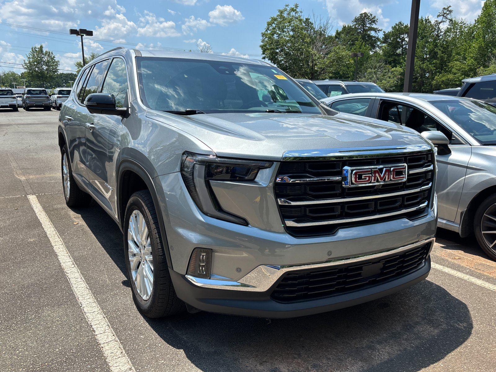 Used 2024 Sterling Metallic GMC FWD Elevation image 8