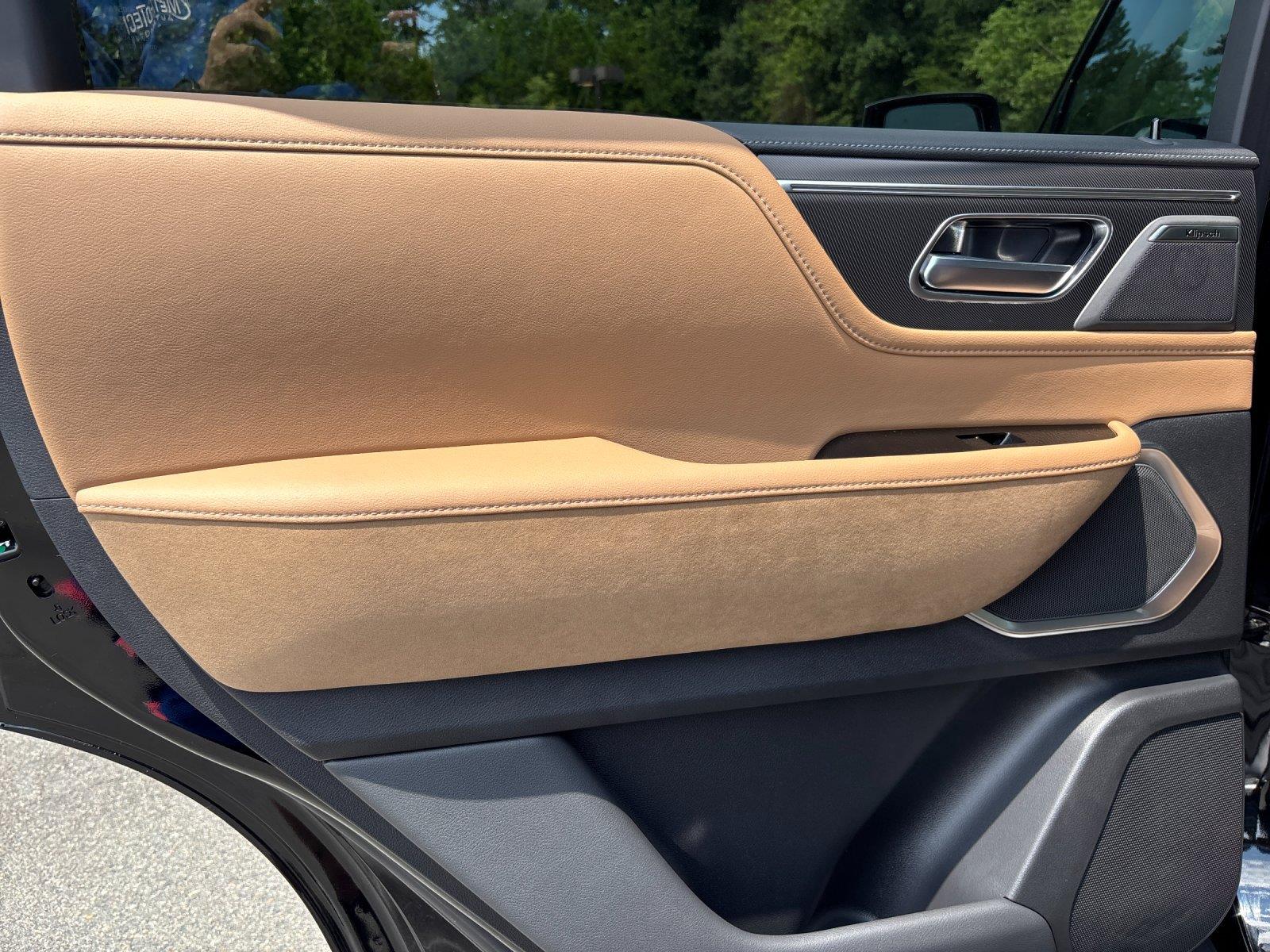 New 2027 Black Obsidian INFINITI LUXE image 32