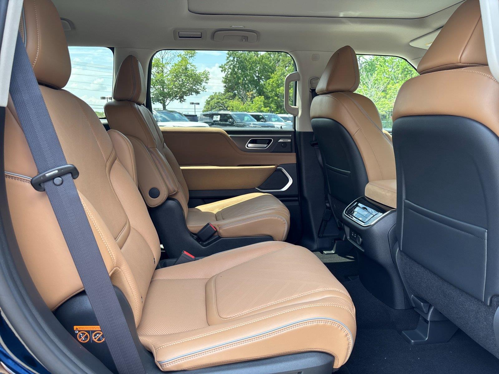 New 2027 Black Obsidian INFINITI LUXE image 38