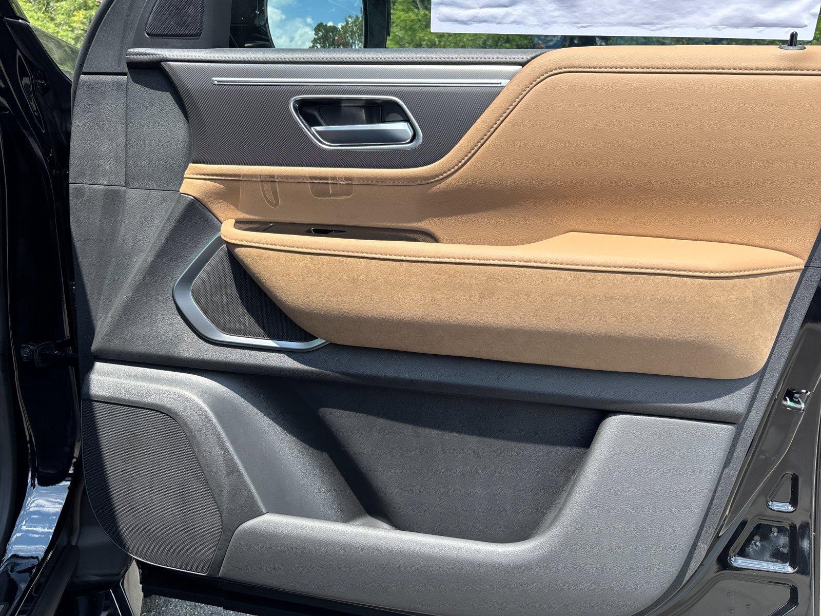 New 2027 Black Obsidian INFINITI LUXE image 40