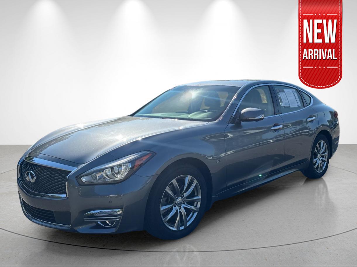 2015 INFINITI Q70 3.7 RWD