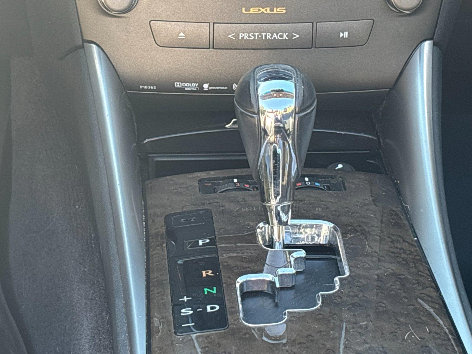 Used 2013 Starfire Pearl Lexus Base image 28