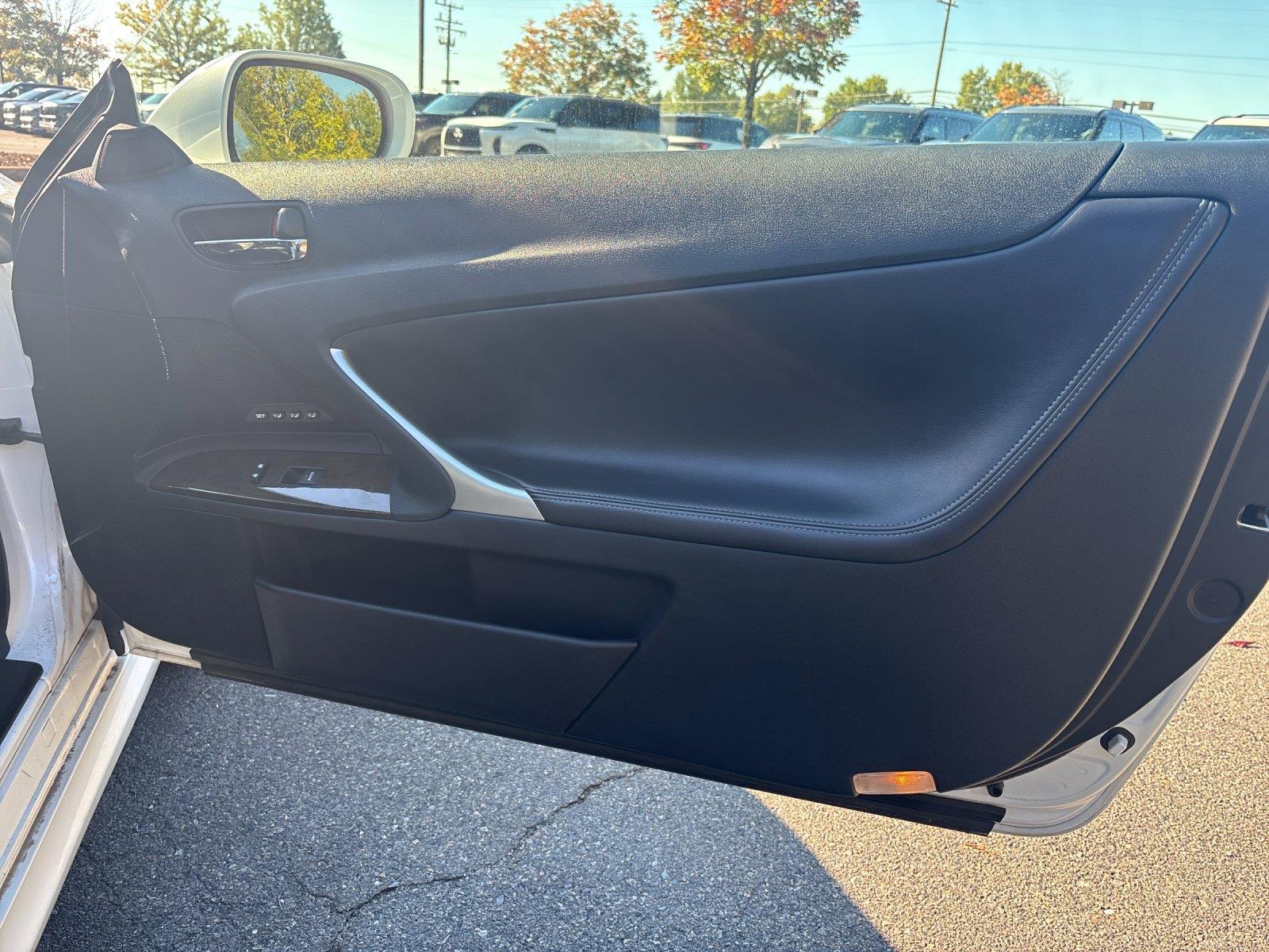 Used 2013 Starfire Pearl Lexus Base image 38