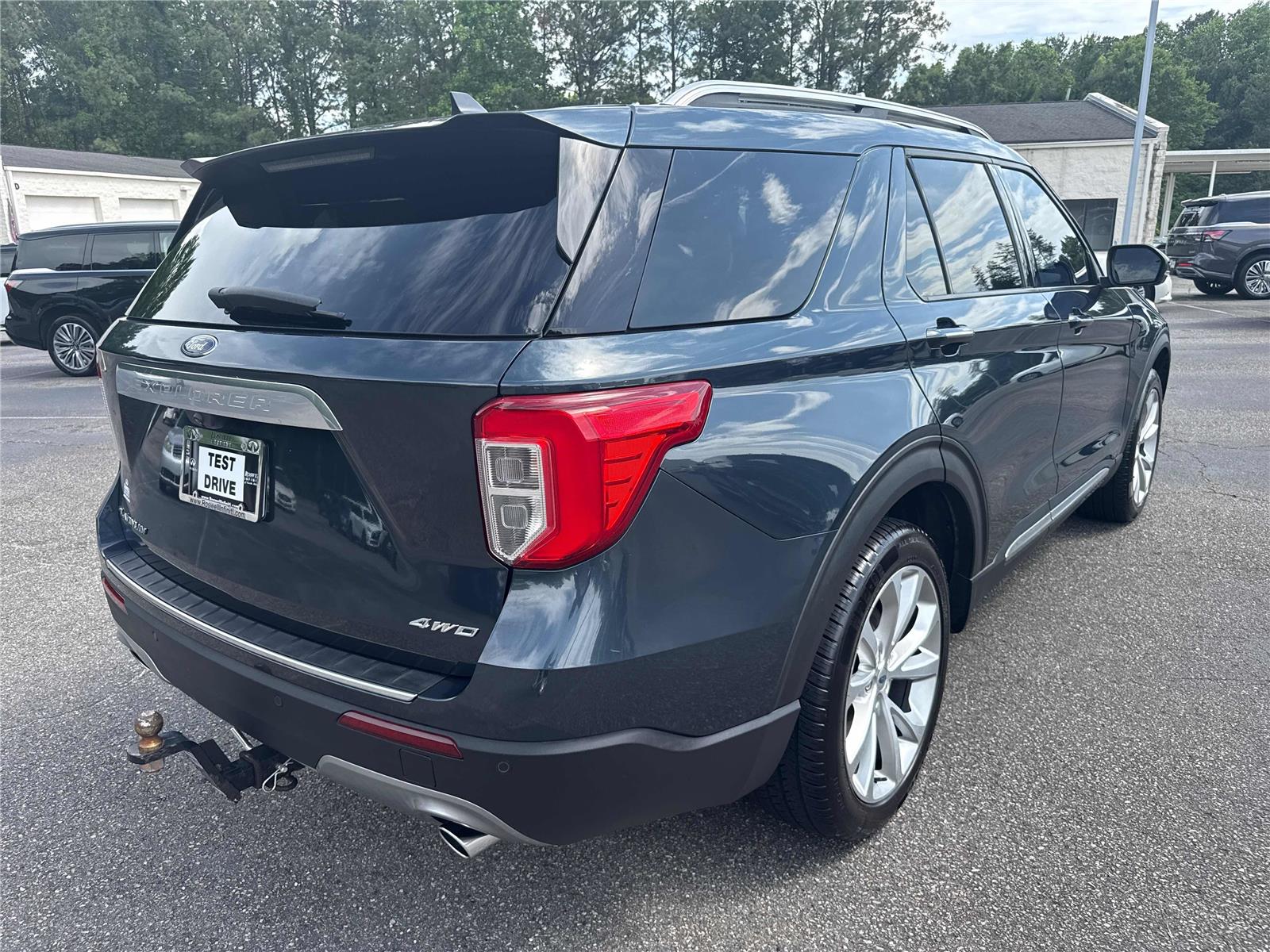 View vehicle photo 6