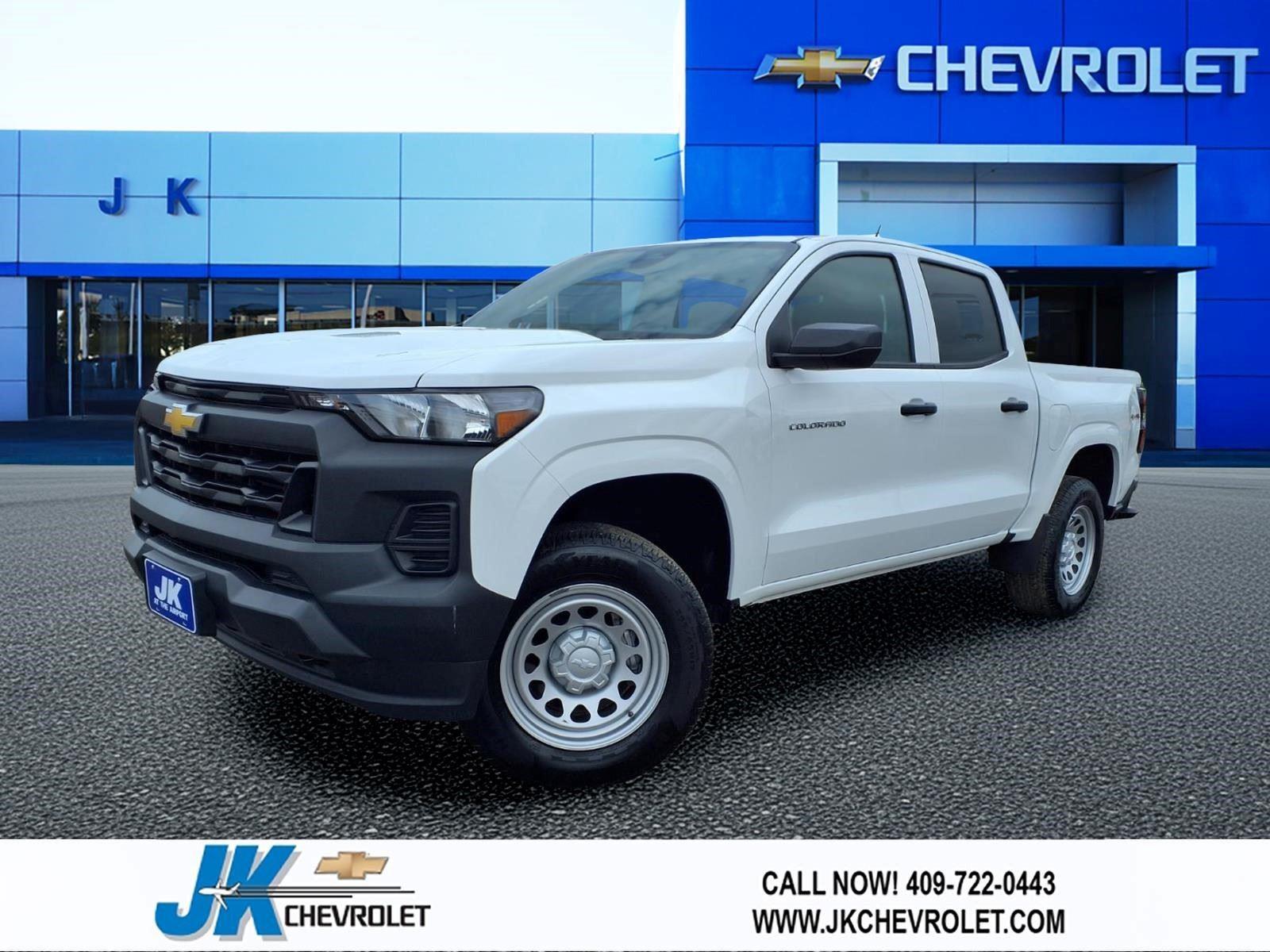 Summit White 2025 Chevrolet Colorado Pickup Truck Four-Wheel Drive 8-Speed Automatic