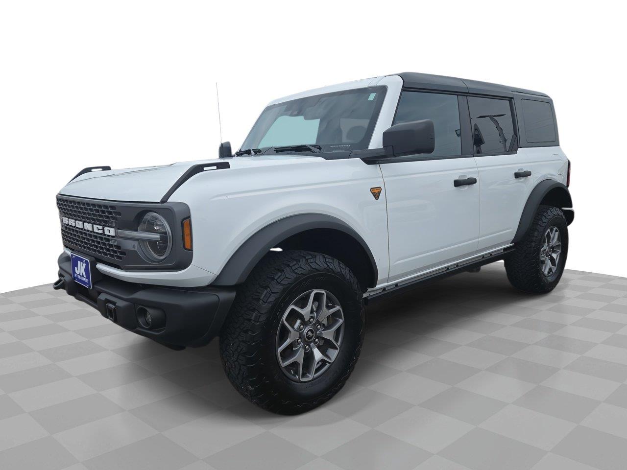 Oxford White 2025 Ford Bronco SUV / Crossover Four-Wheel Drive 7-Speed Manual
