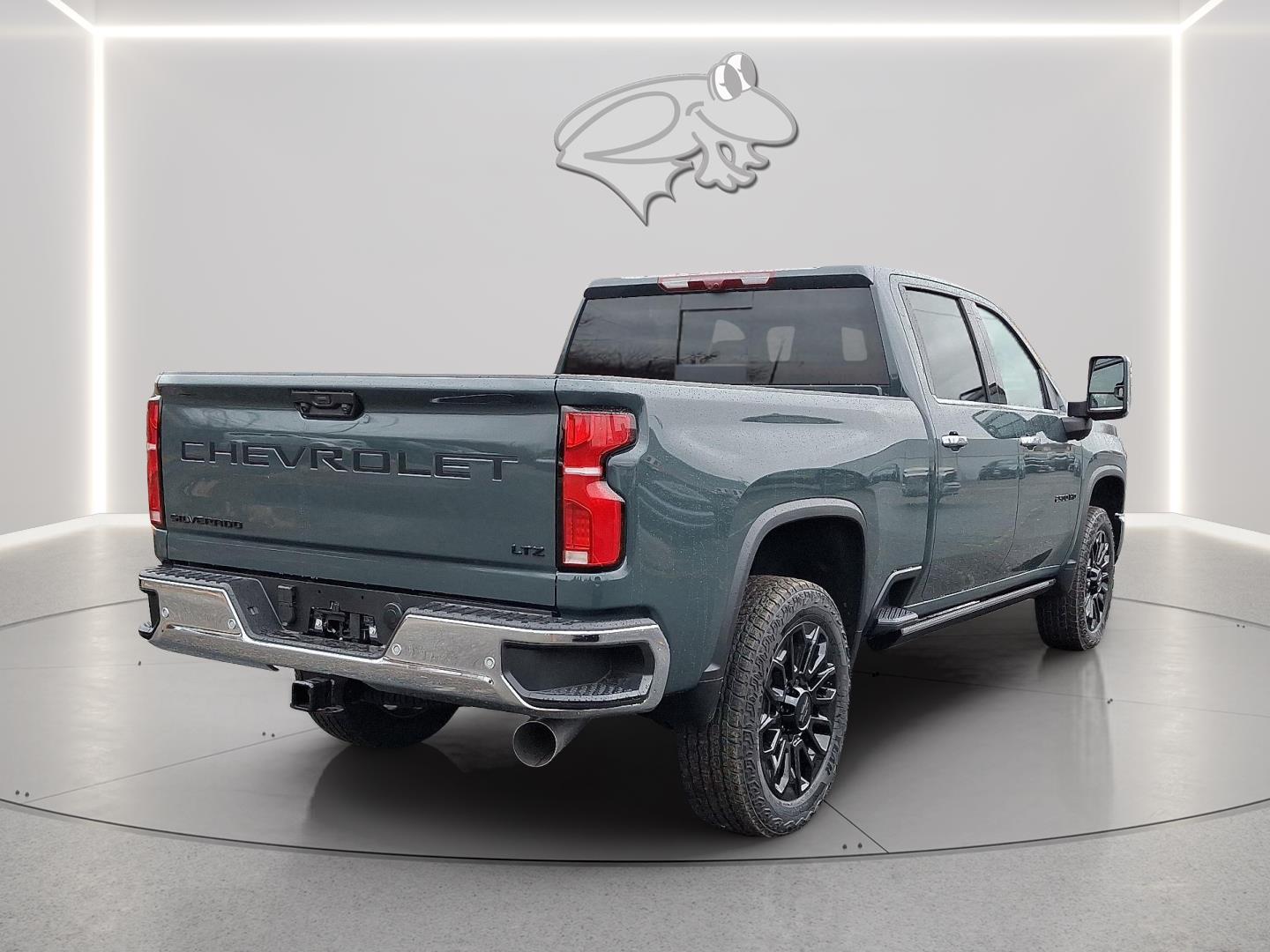 View vehicle photo 3