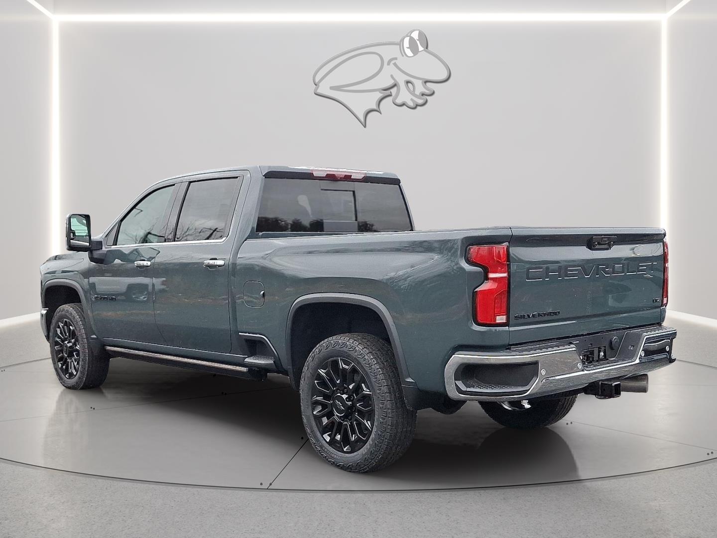 View vehicle photo 4