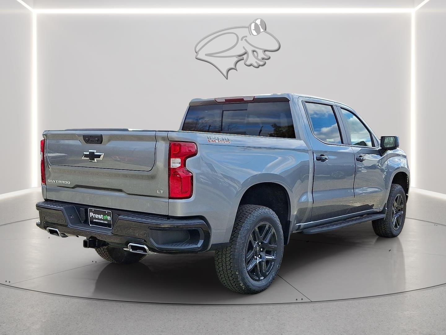 View vehicle photo 3