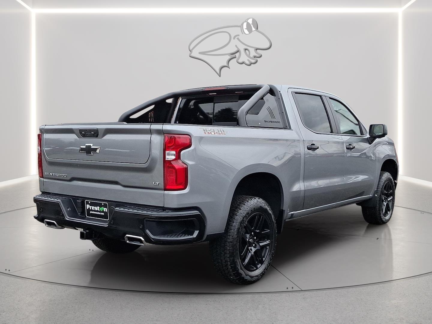 View vehicle photo 3