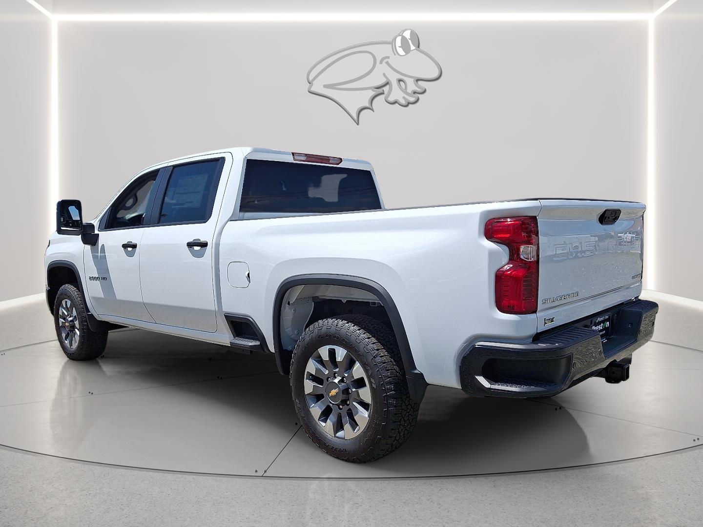 View vehicle photo 2