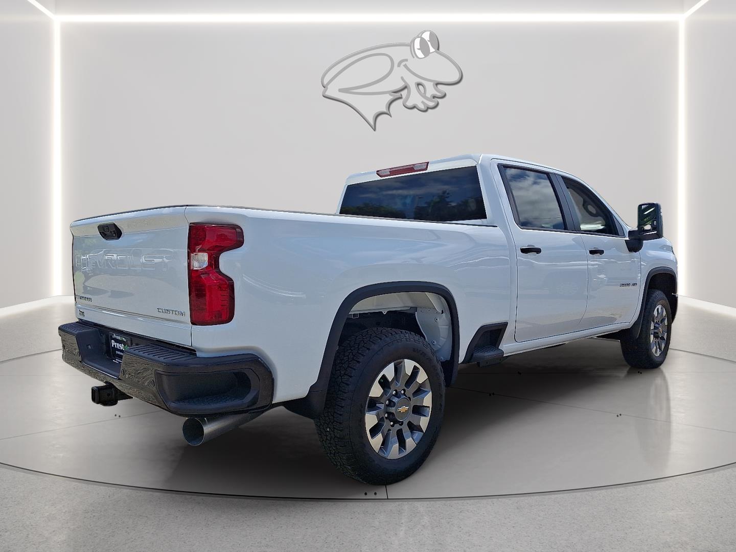 View vehicle photo 3