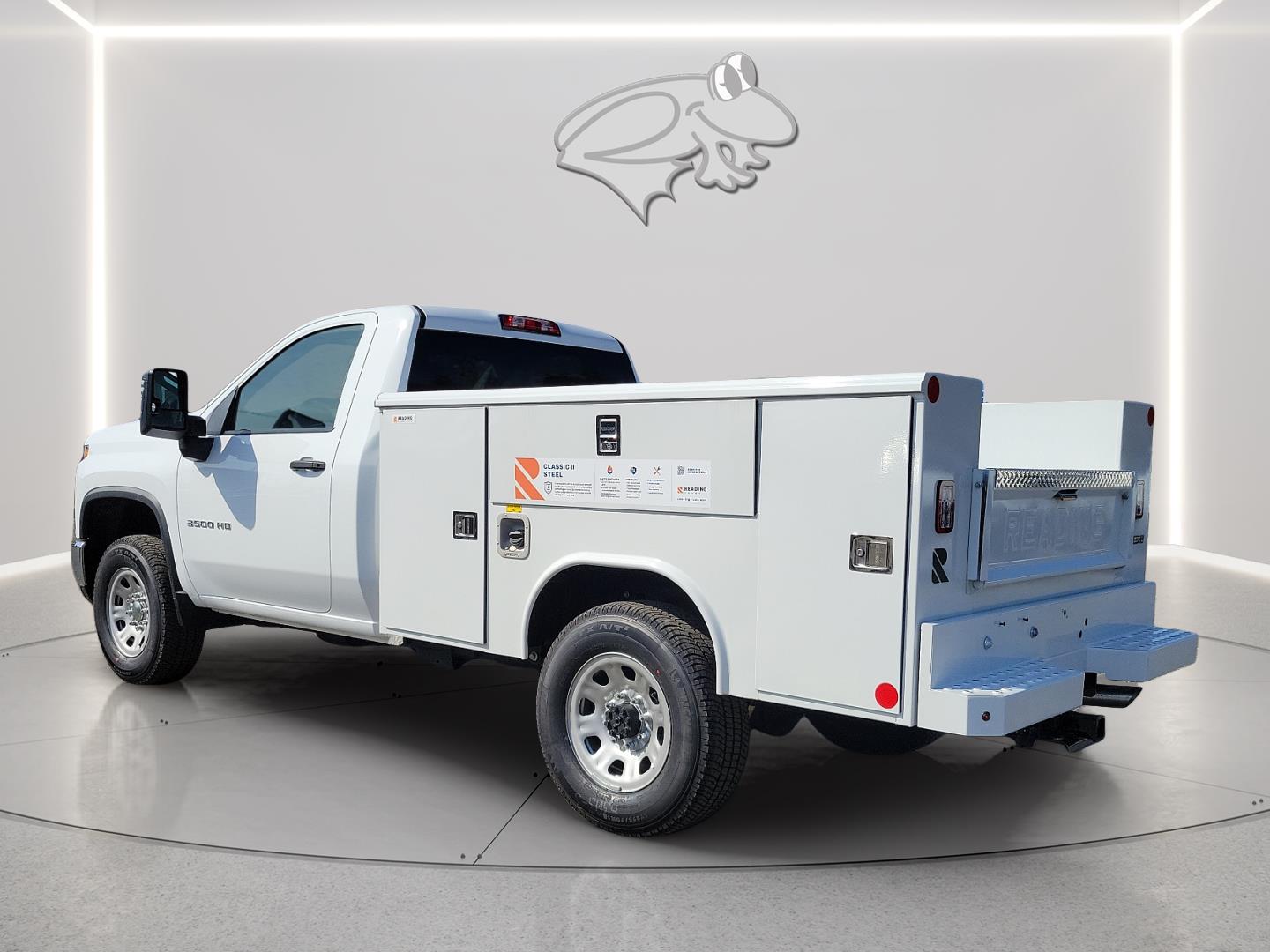 View vehicle photo 4