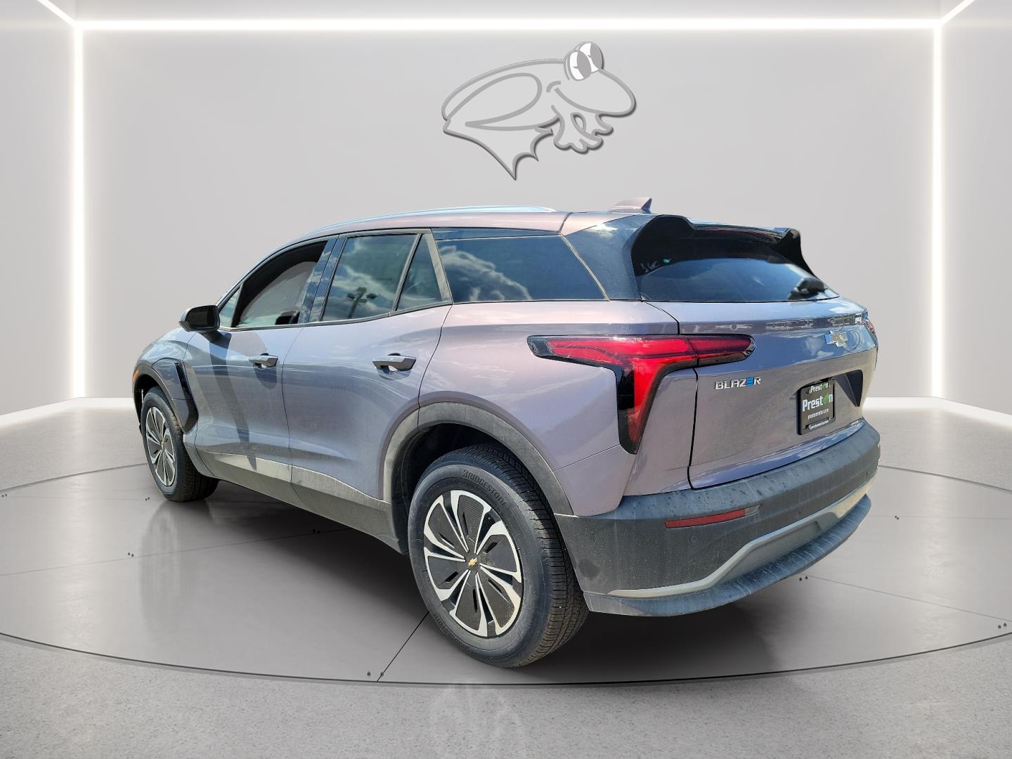 View vehicle photo 2