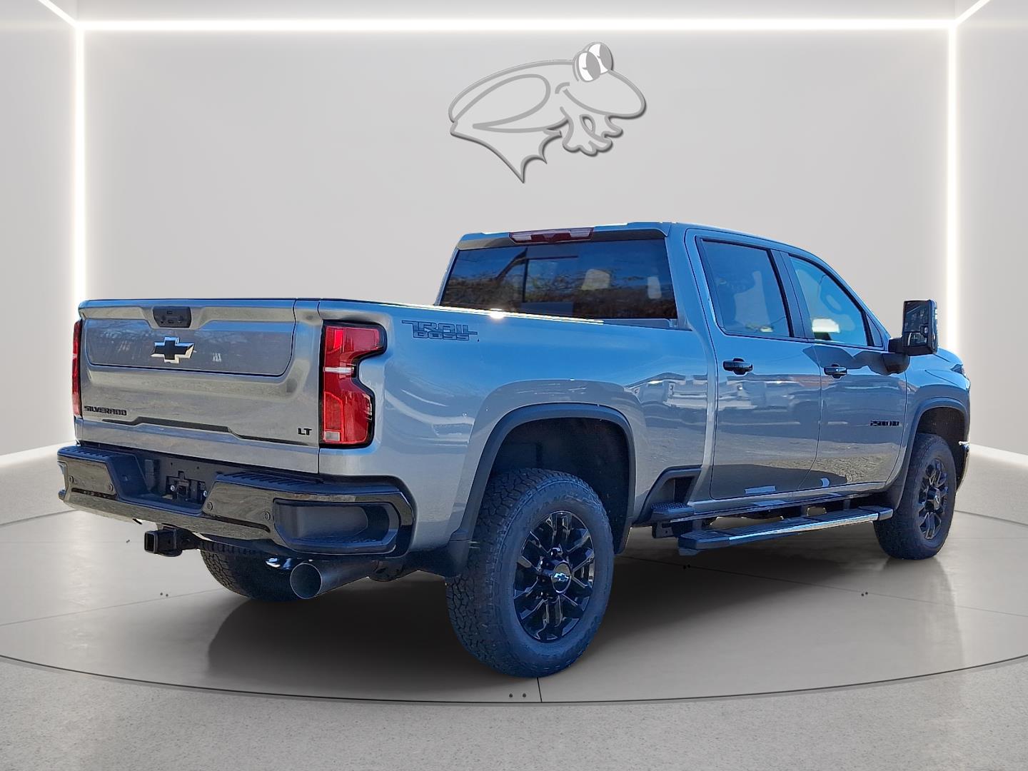 View vehicle photo 3