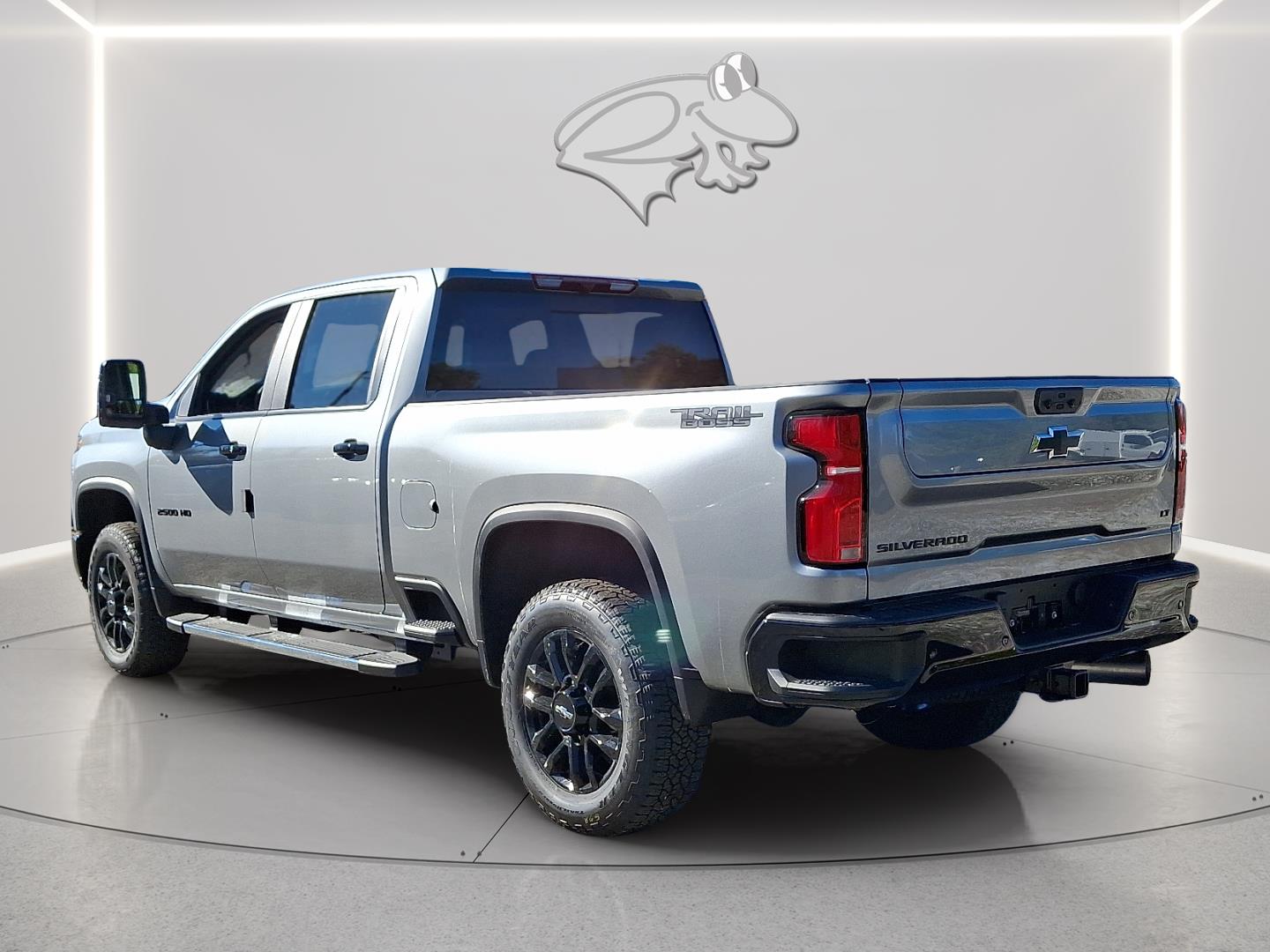 View vehicle photo 4