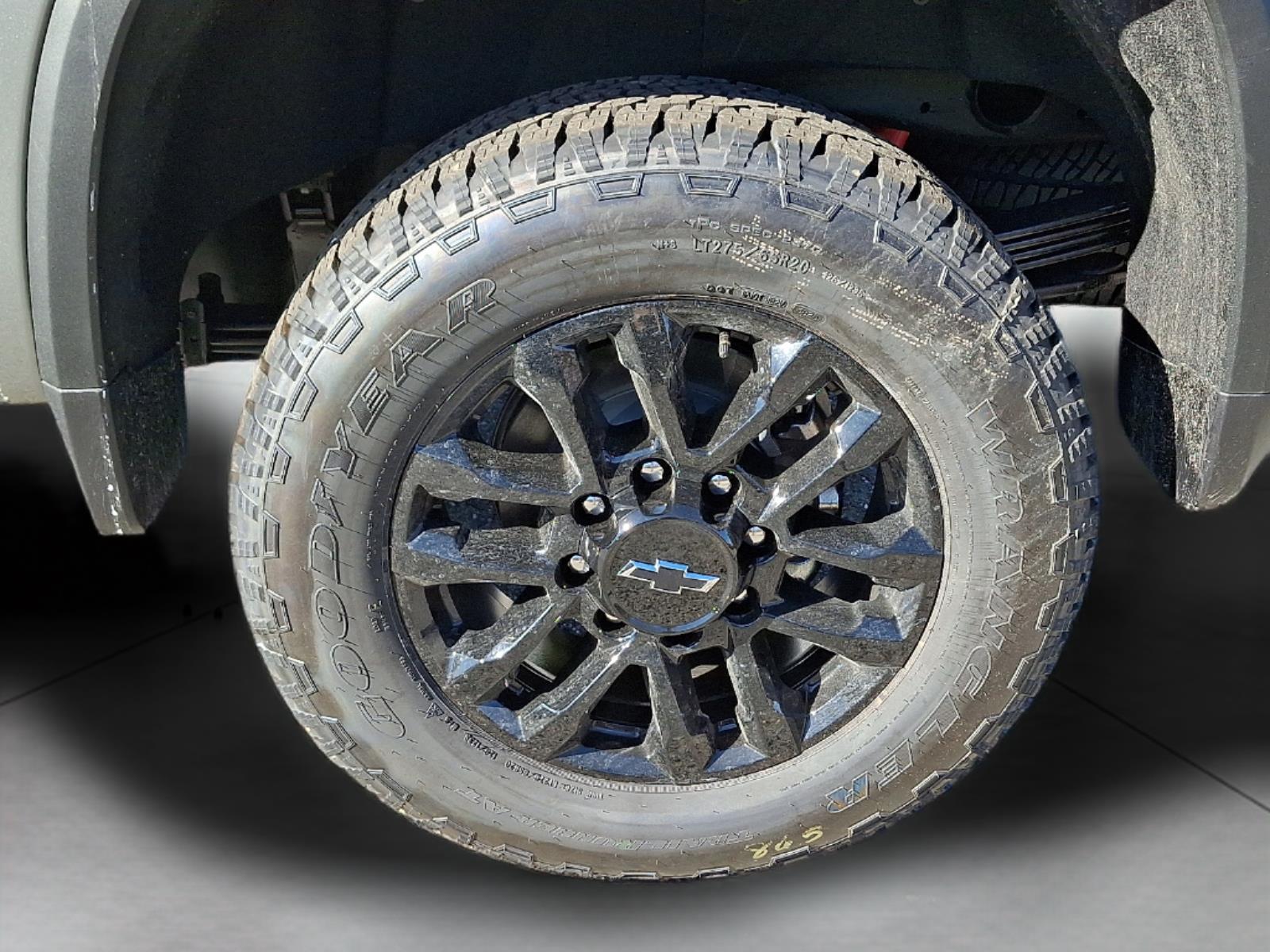 View vehicle photo 5