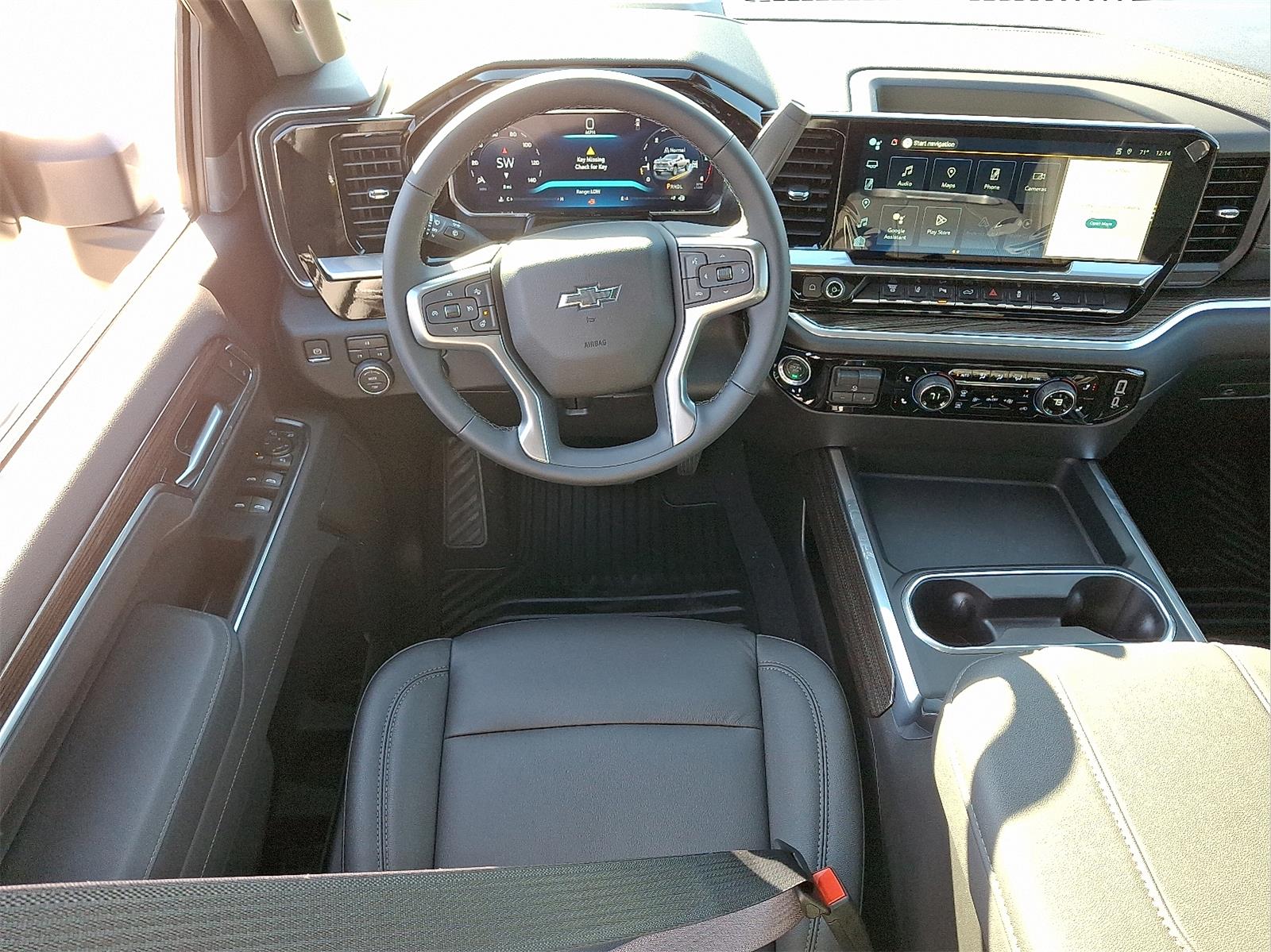 View vehicle photo 7