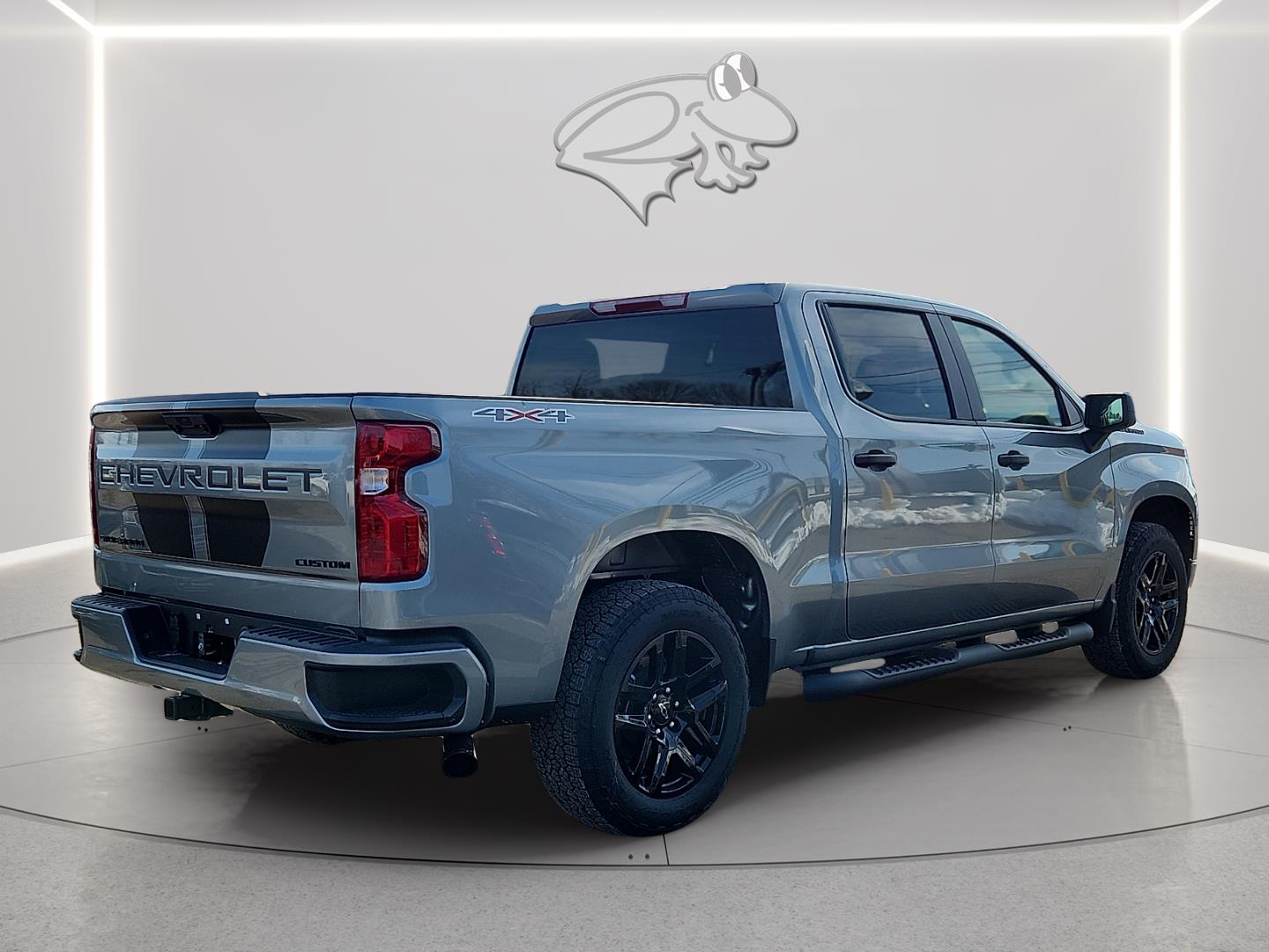 View vehicle photo 3