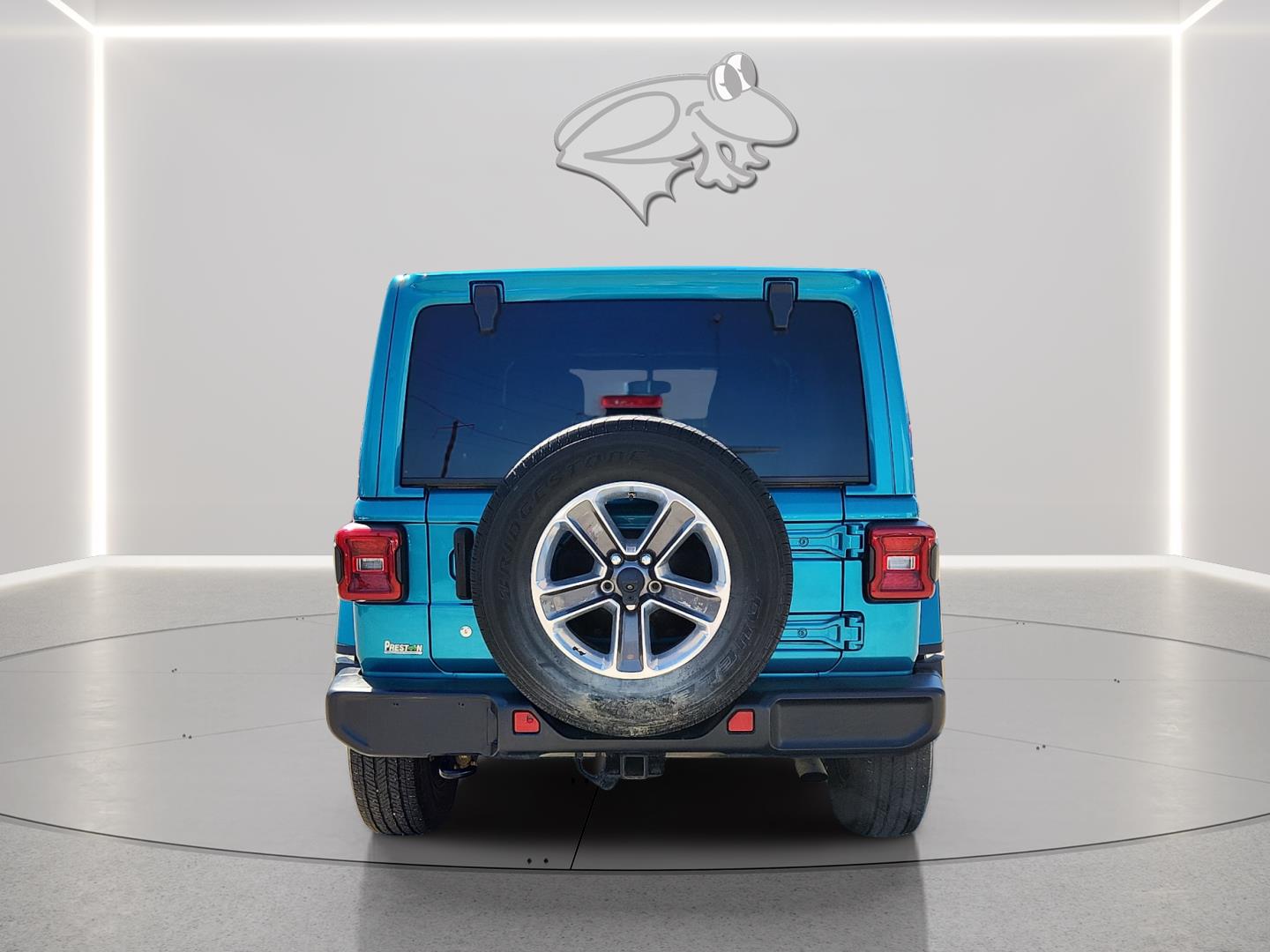 View vehicle photo 4