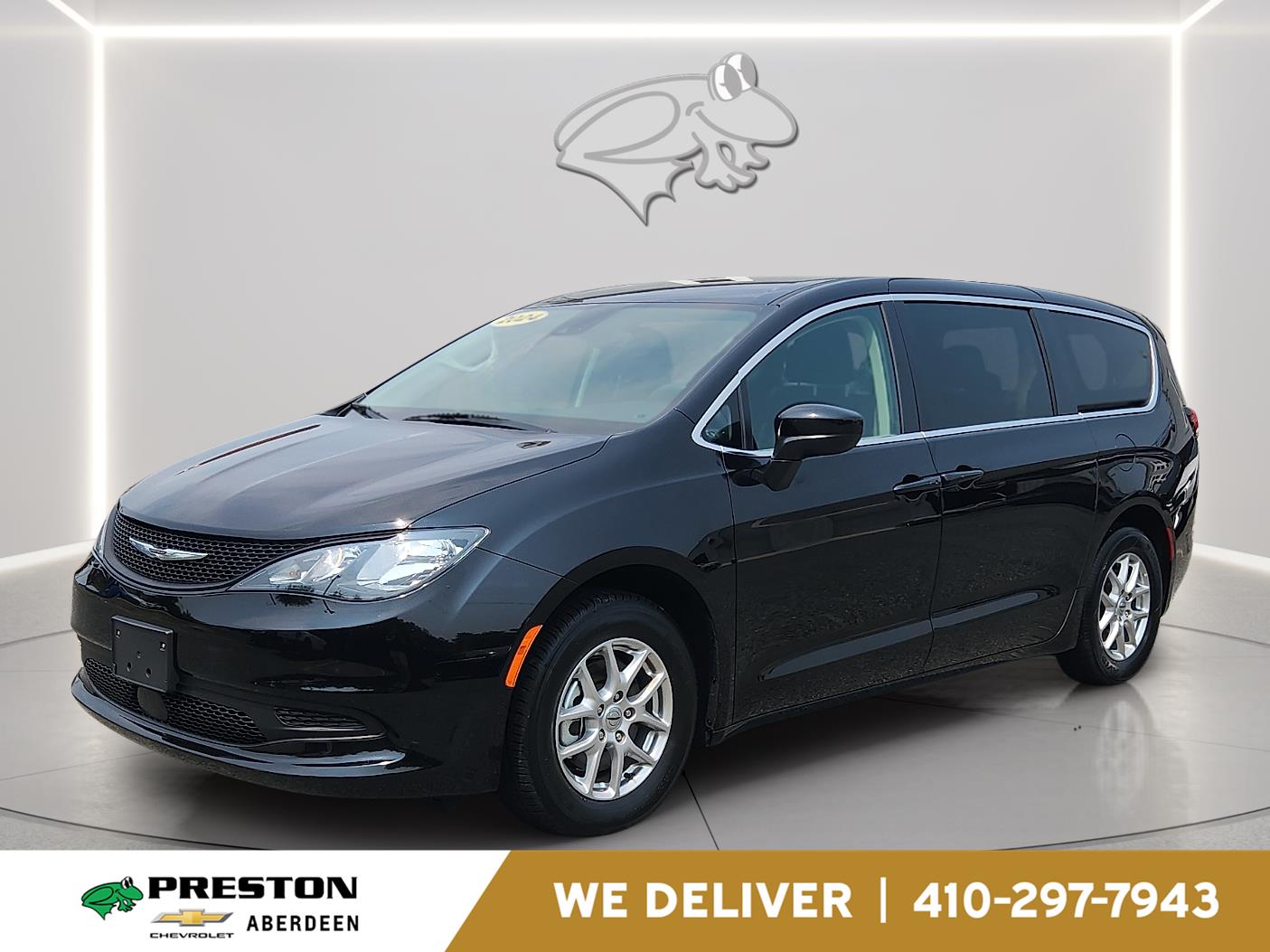 Diamond Black Crystal Pearlcoat 2024 Chrysler Voyager Minivan Front-Wheel Drive 9-Speed Automatic
