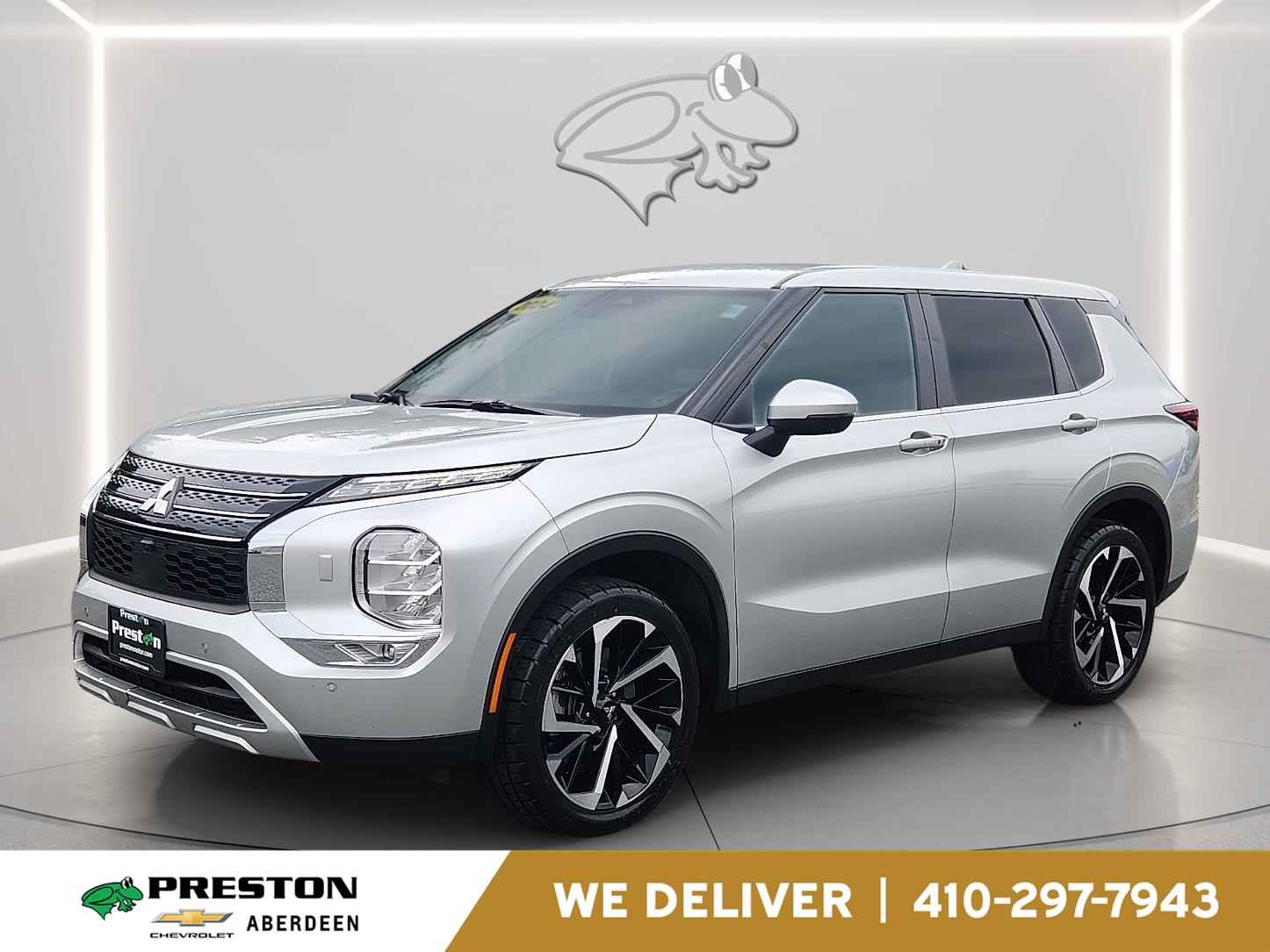 Silver 2024 Mitsubishi Outlander SUV / Crossover  