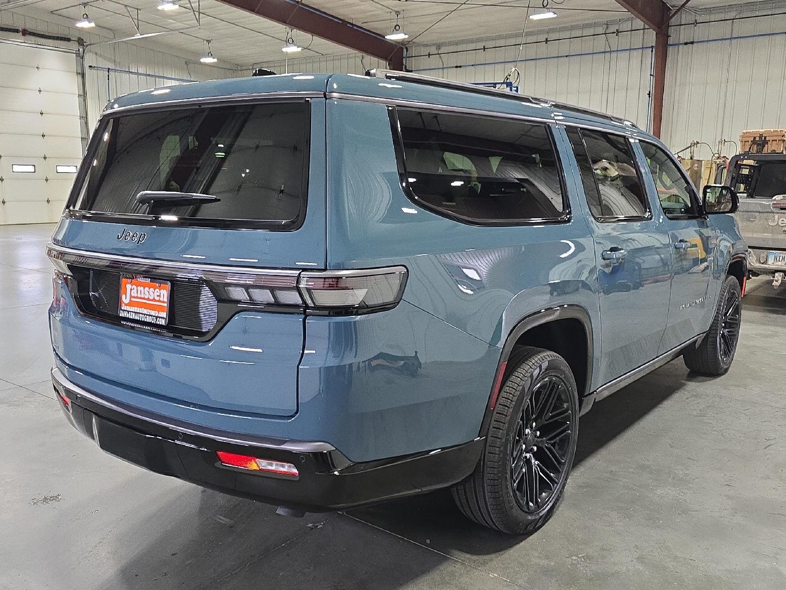 View vehicle photo 5