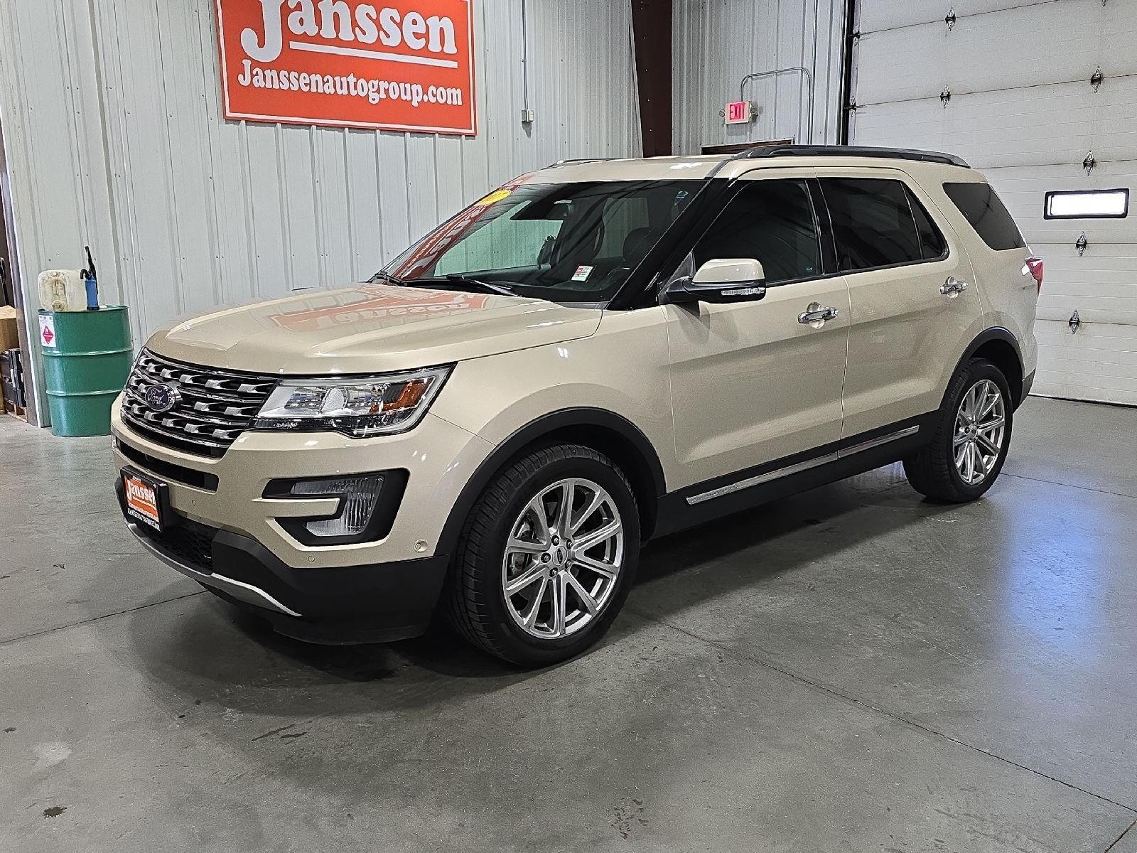 White Gold Metallic 2017 Ford Explorer Limited AWD SUV / Crossover All-Wheel Drive 6-Speed Automatic