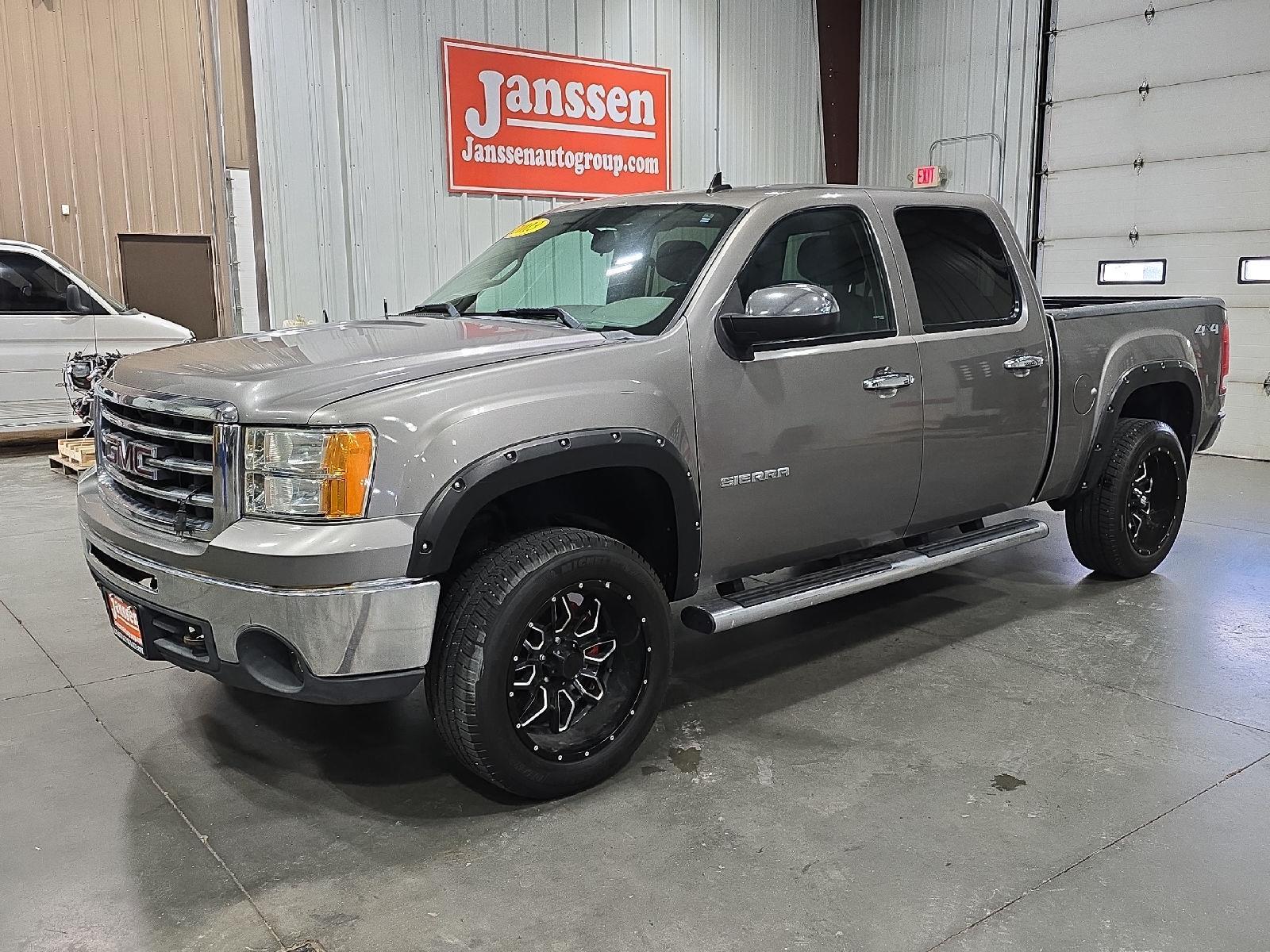 Stealth Gray Metallic 2013 GMC Sierra 1500 SL Crew Cab 4WD Pickup Truck Four-Wheel Drive 4-Speed Automatic