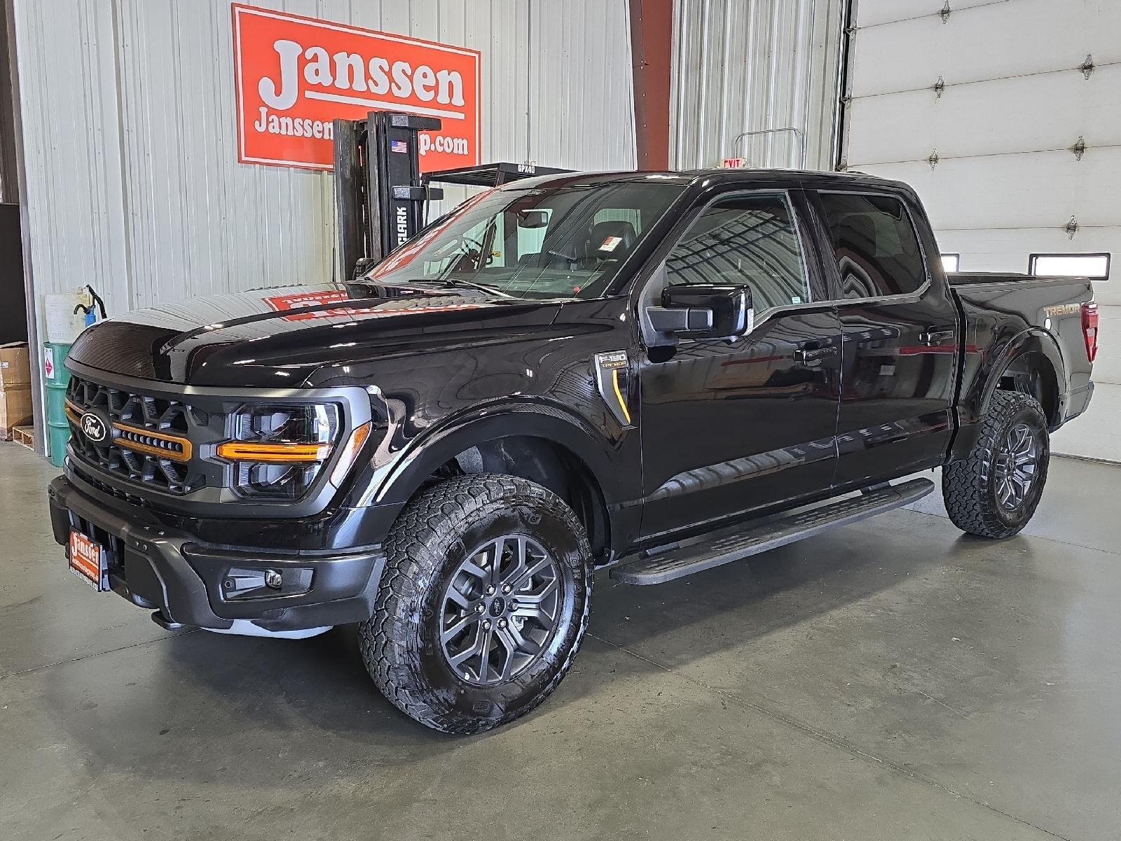 Agate Black Metallic 2025 Ford F-150 Tremor SuperCrew 4WD Pickup Truck Four-Wheel Drive Automatic