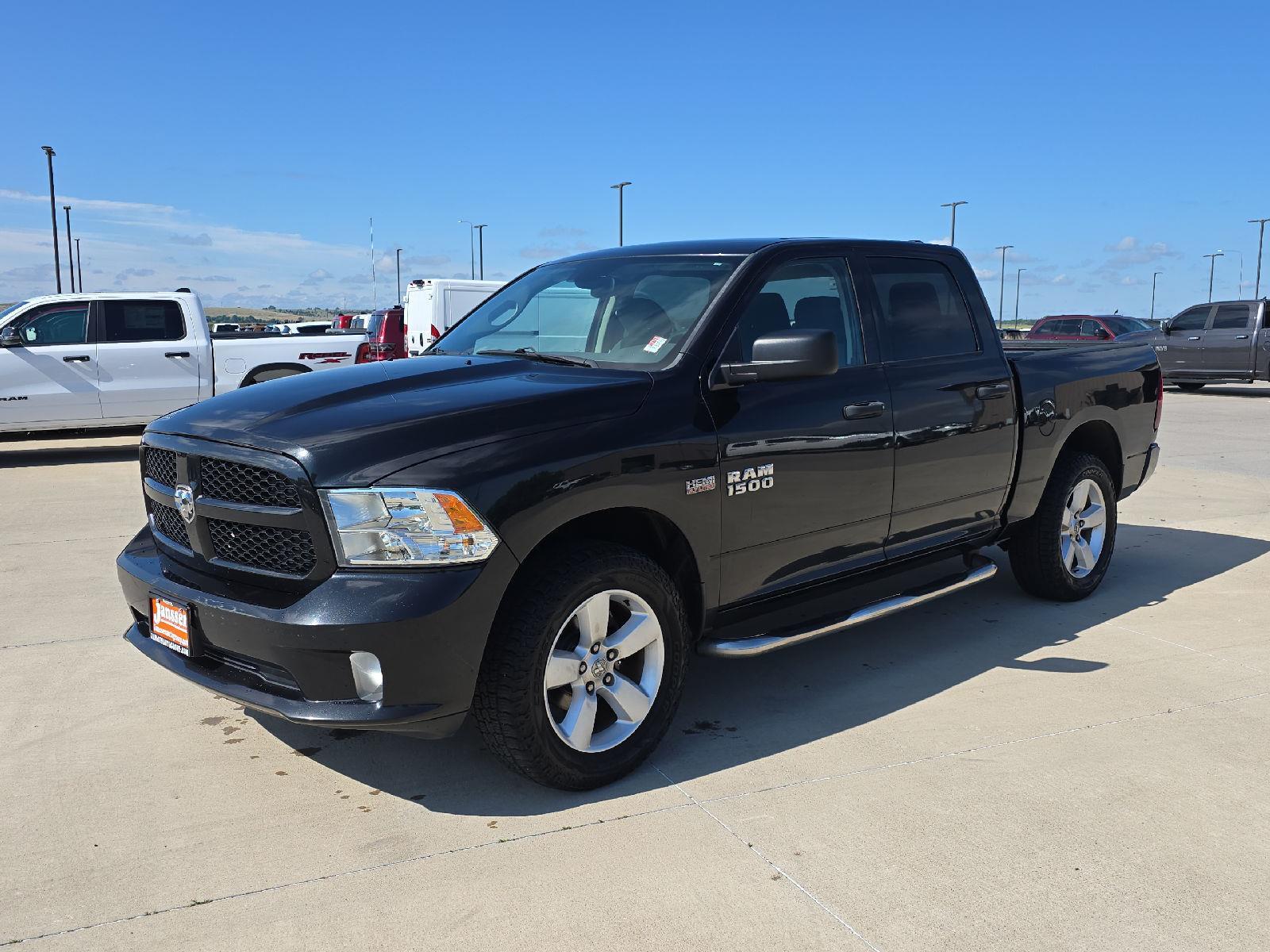 Brilliant Black Crystal Pearlcoat 2015 RAM 1500 Pickup Truck Four-Wheel Drive 6-Speed Automatic