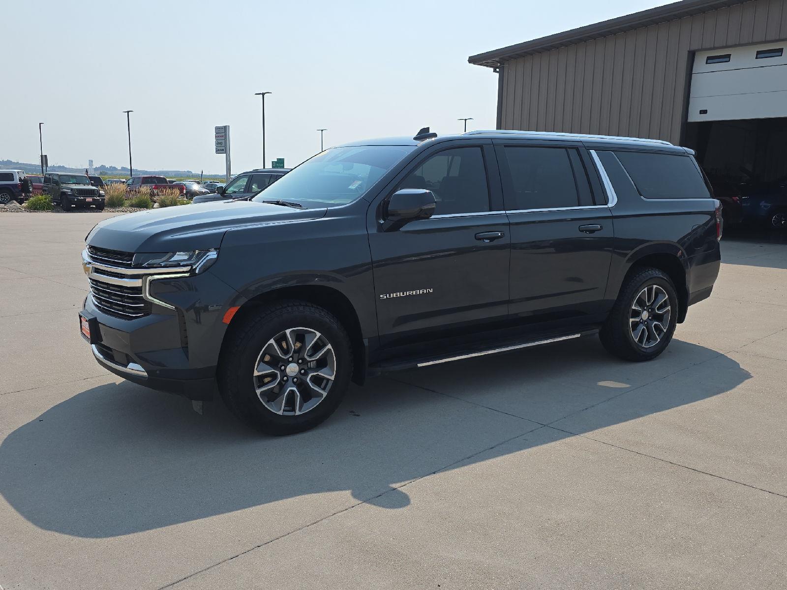  2022 Chevrolet Suburban LT 4WD   