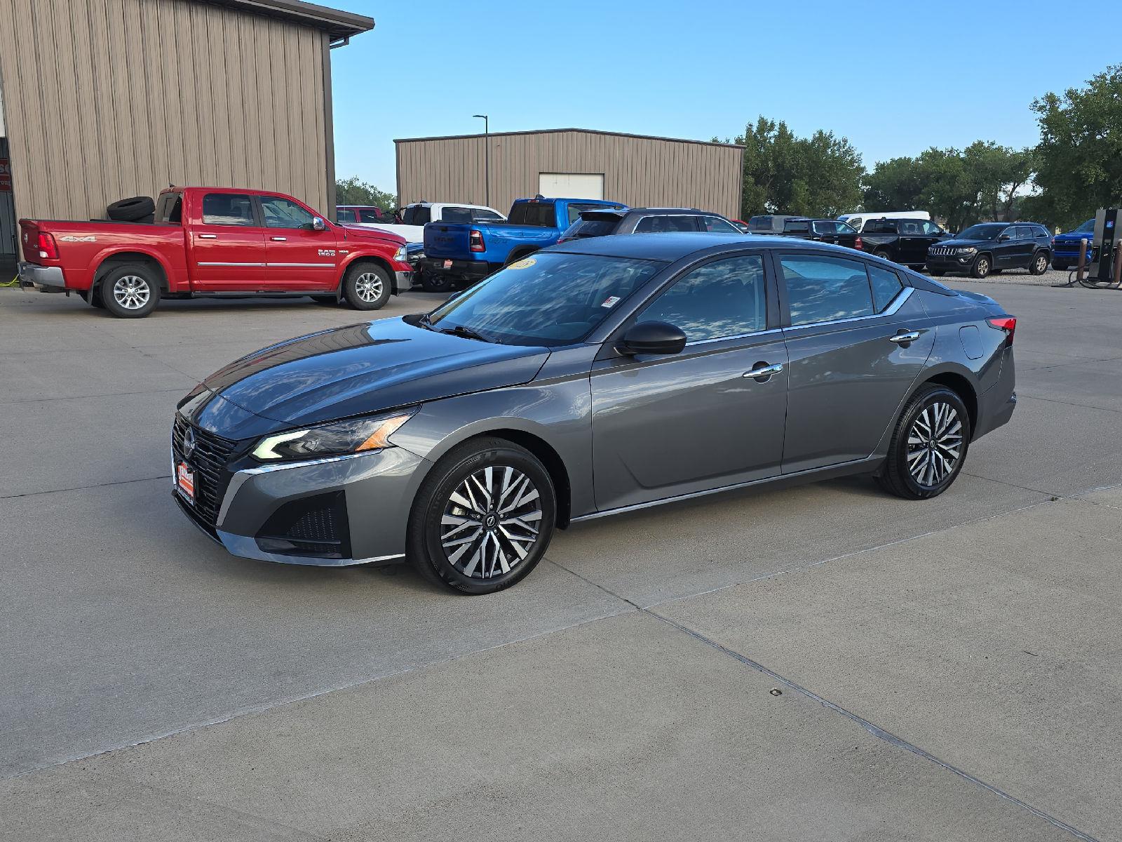 Gray (Gun Metallic) 2025 Nissan Altima Sedan All-Wheel Drive Continuously Variable Transmission