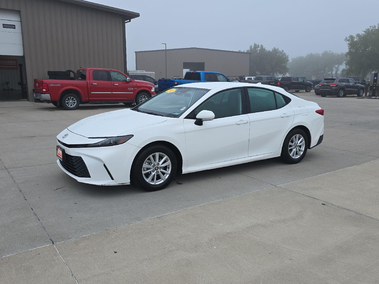 Ice Cap 2025 Toyota Camry Sedan Front-Wheel Drive Continuously Variable Transmission