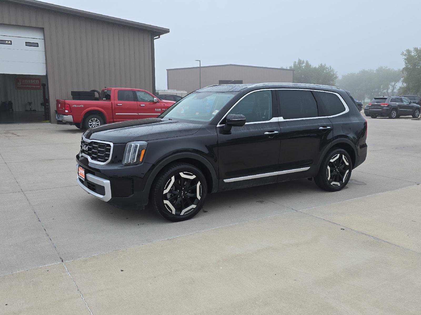  2025 Kia Telluride S AWD   