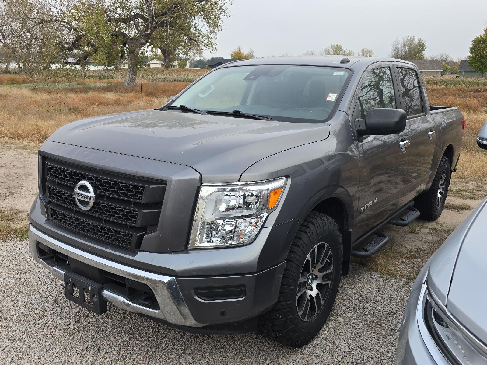 2021 Nissan Titan SV Crew Cab 4WD   