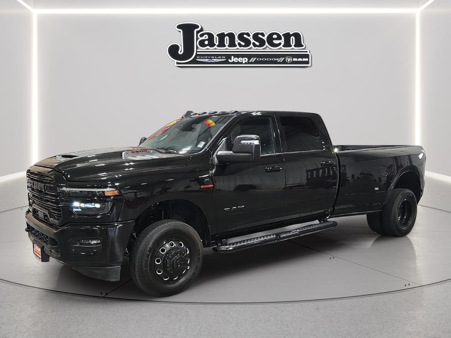 2025 RAM 3500 Laramie Crew Cab LB DRW 4WD