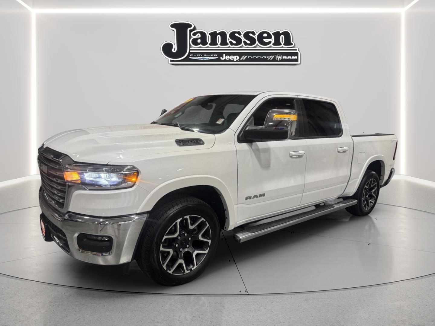 2026 RAM 1500 Laramie Crew Cab 4WD