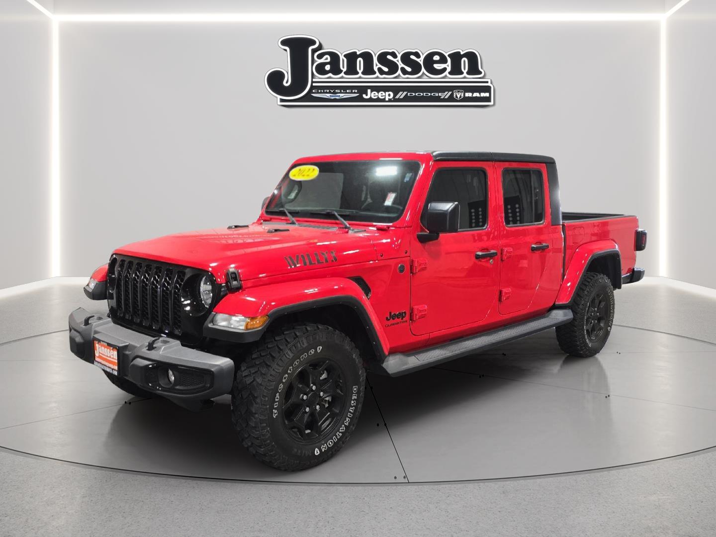 Firecracker Red Clearcoat 2022 Jeep Gladiator Willys Crew Cab 4WD Pickup Truck Four-Wheel Drive 8-Speed Automatic
