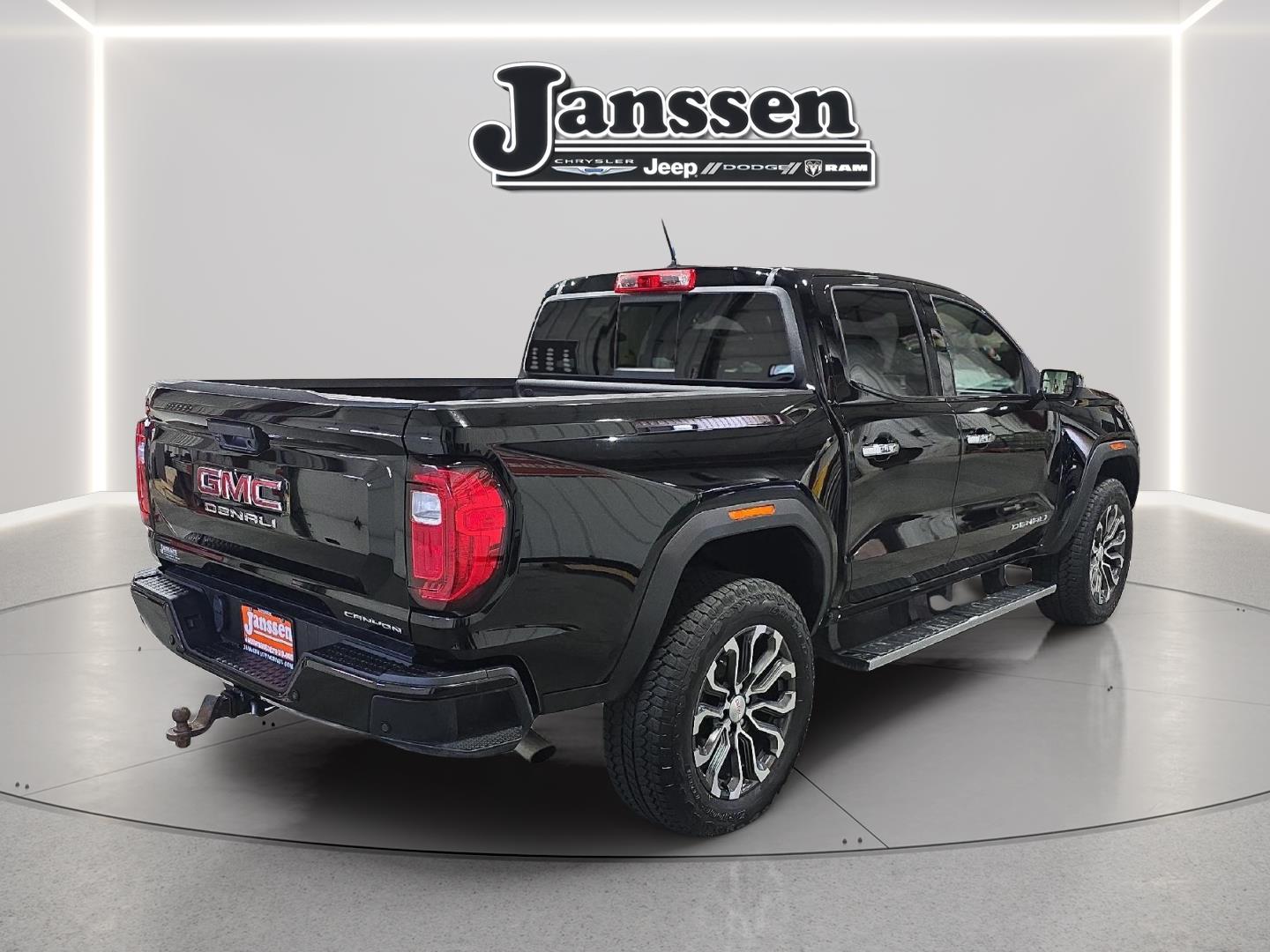 View vehicle photo 5