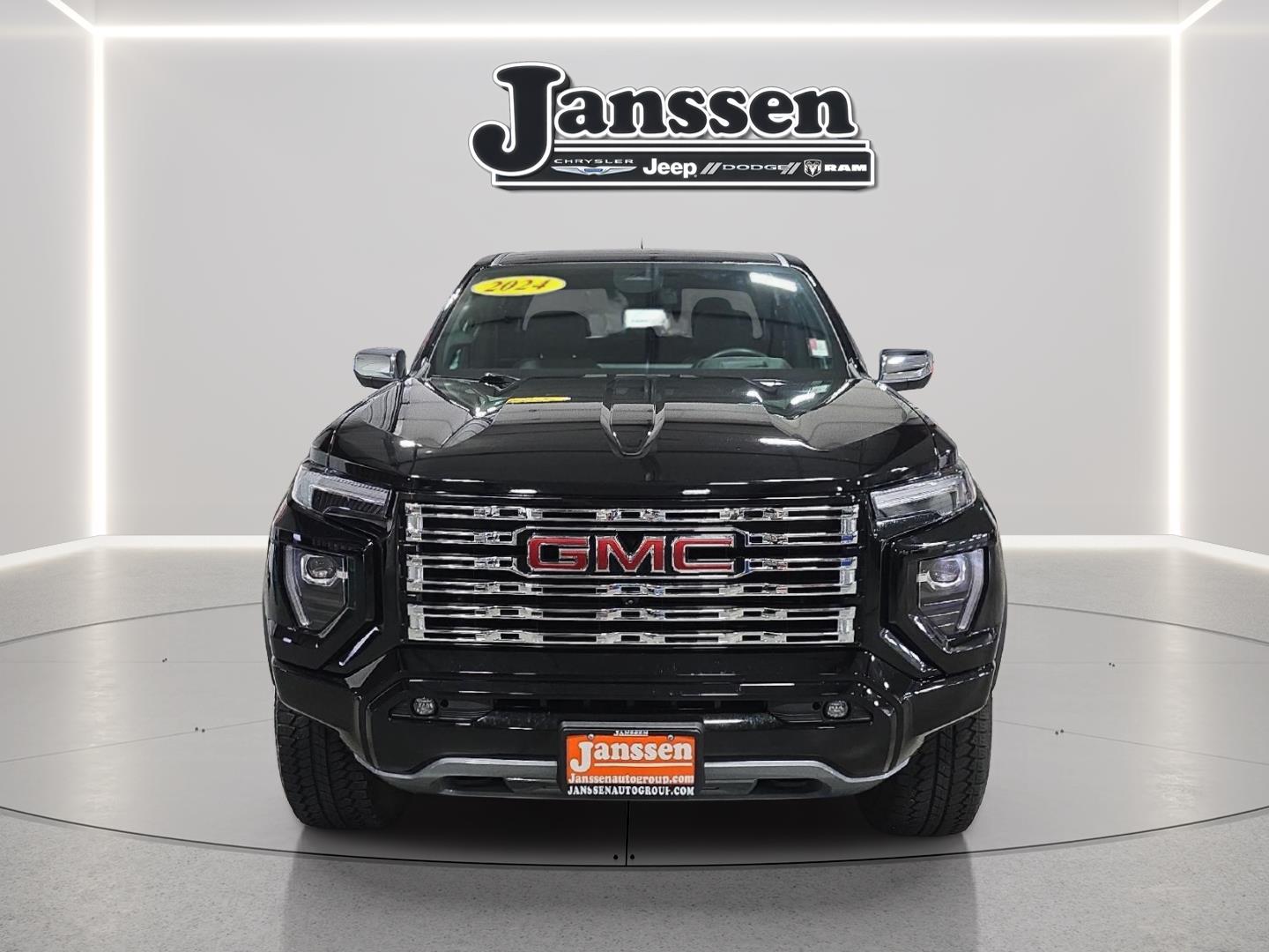 View vehicle photo 7