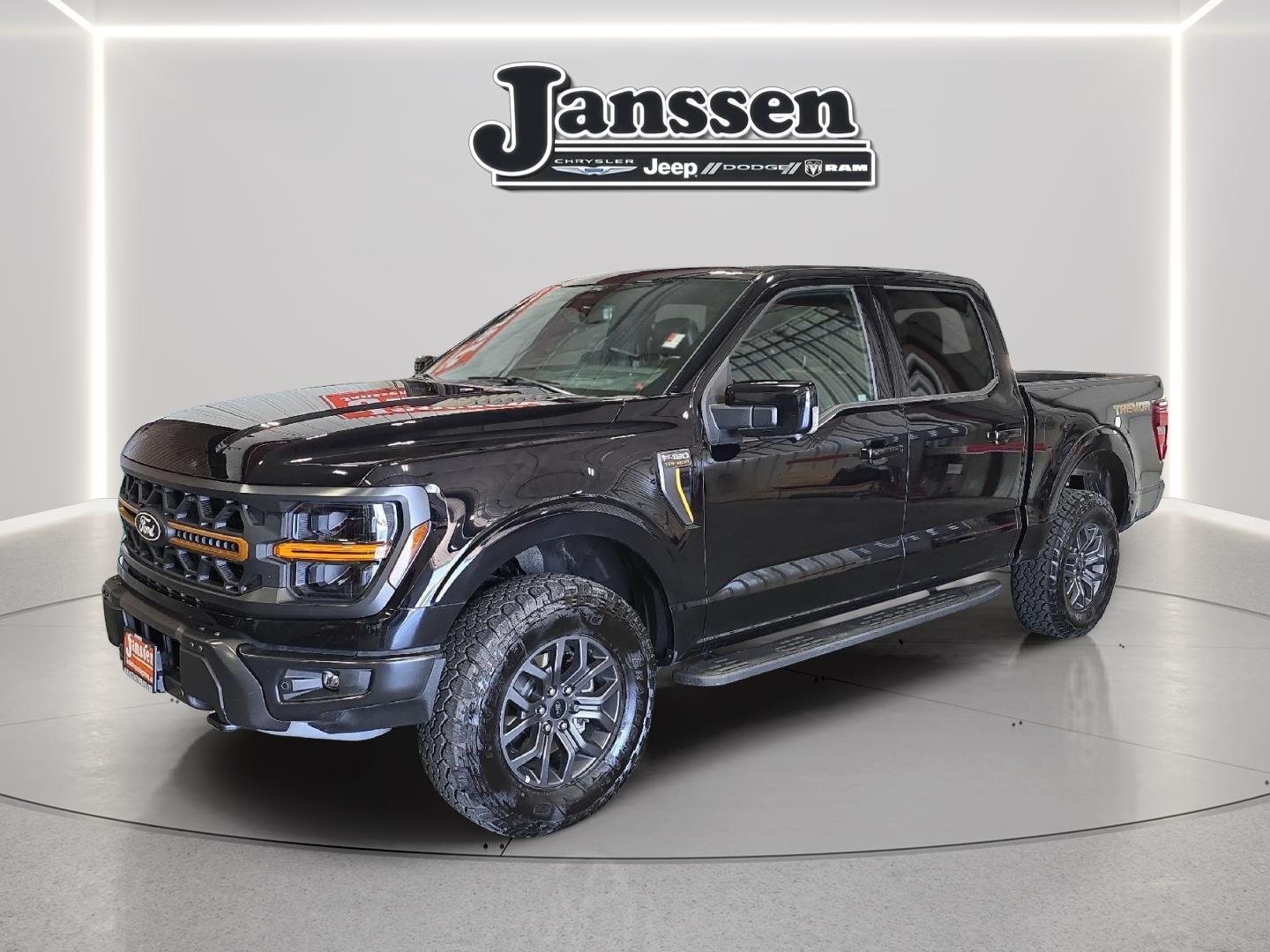 Agate Black Metallic 2025 Ford F-150 Pickup Truck Four-Wheel Drive Automatic