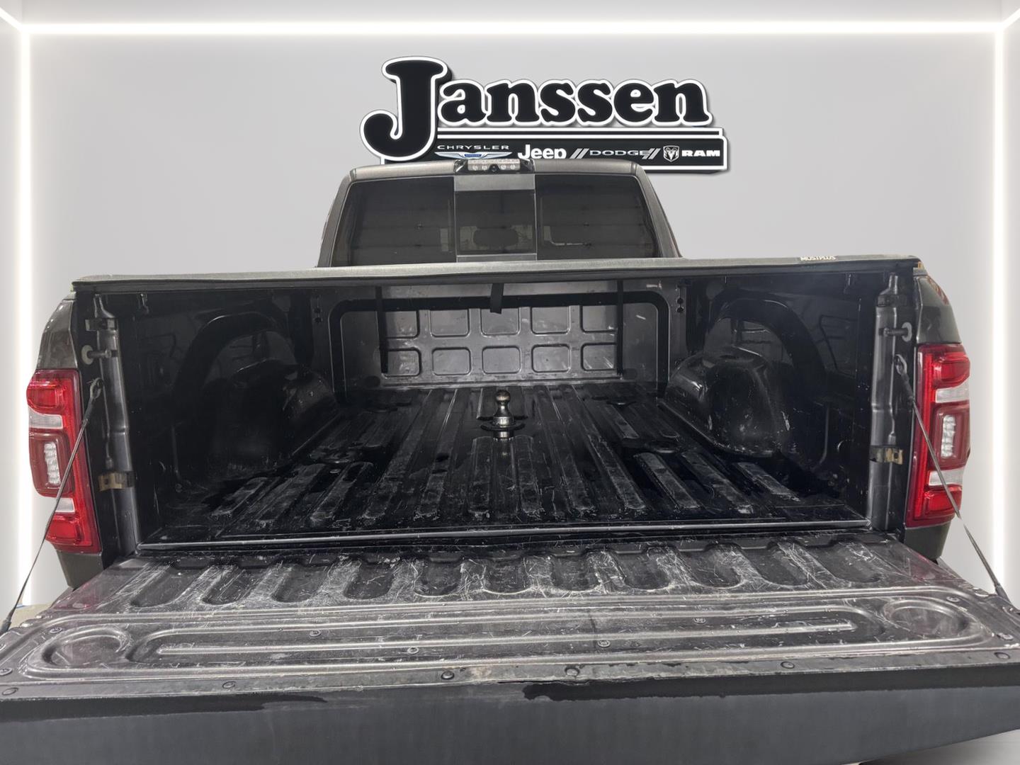 View vehicle photo 6